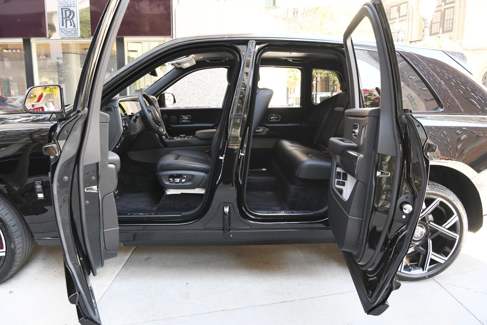 mph007_1759435047_11731_p9_l_e803990198