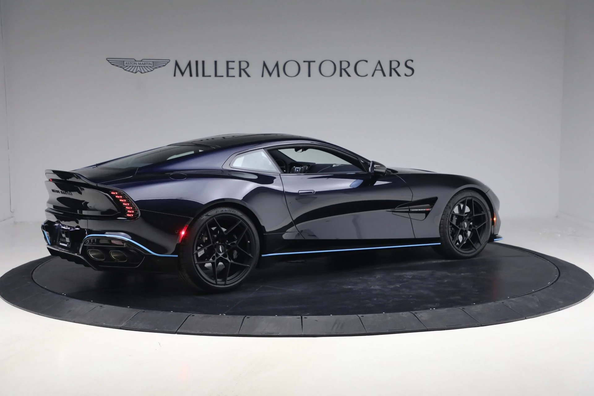 mph007_1764871038_Used_2025_Aston_Martin_Vanquish_1771024271_9e219d8096