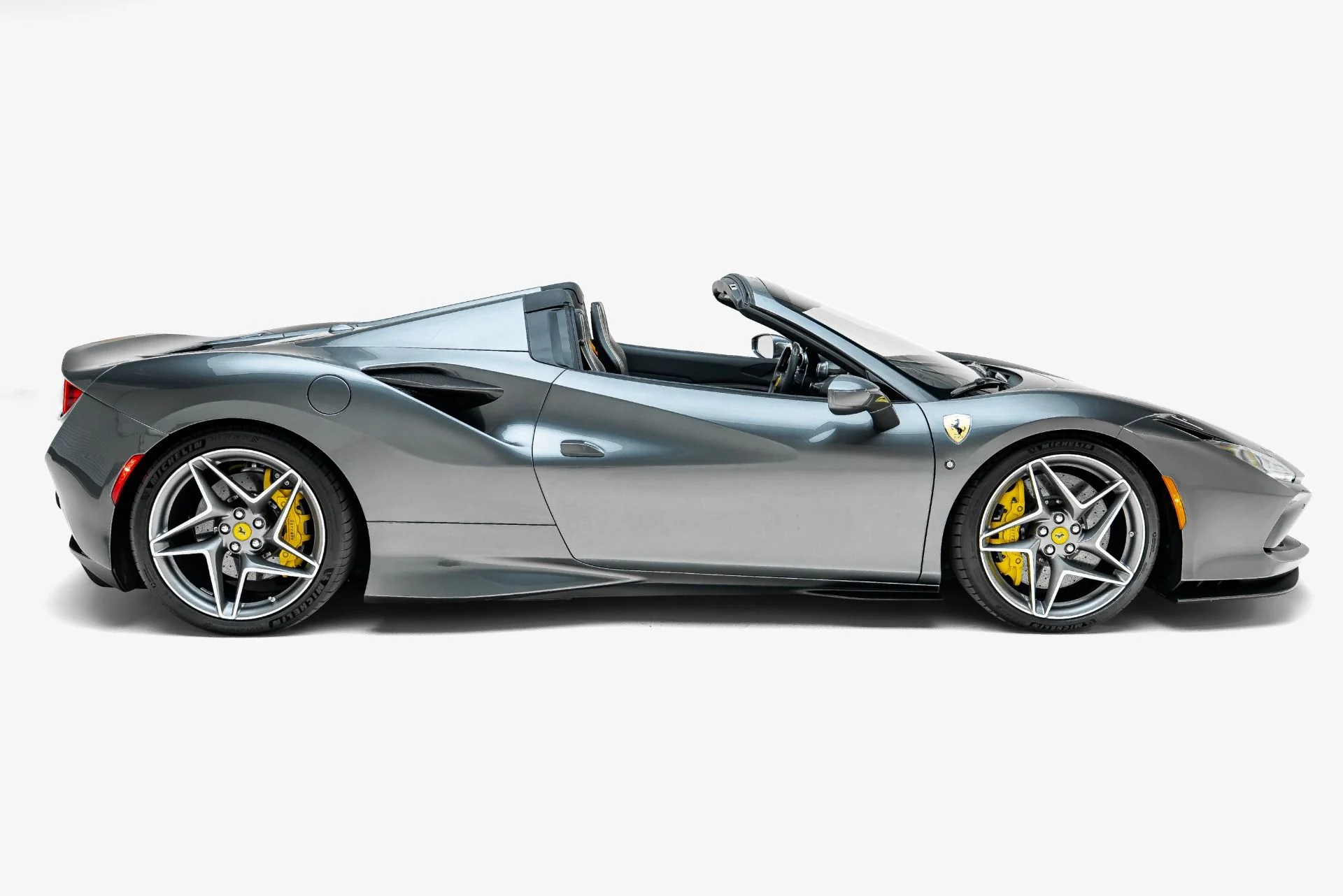 mph007_1772555265_Used_2022_Ferrari_F8_Spider_1788910572_bbab7fd75f