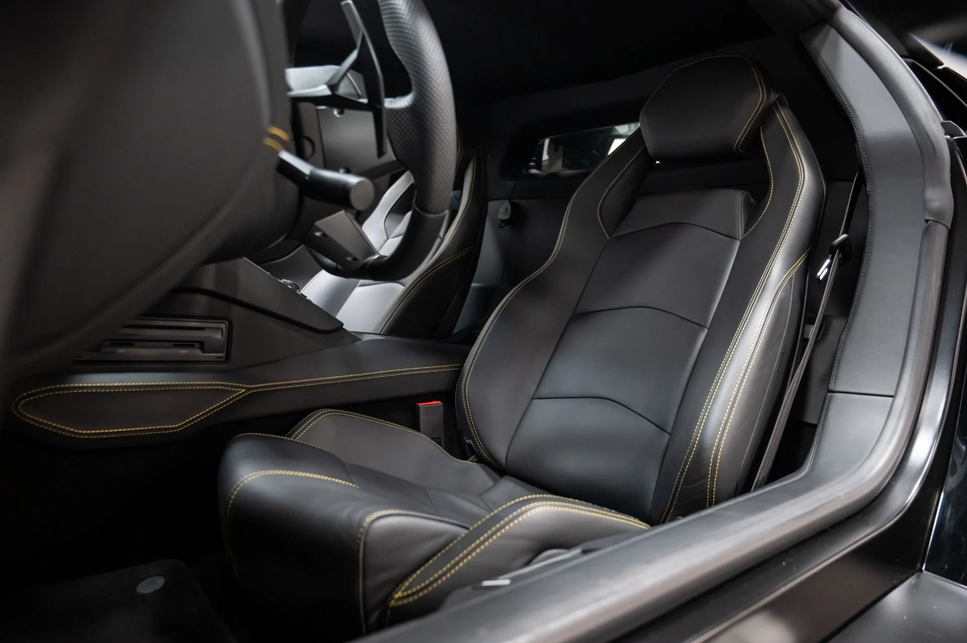 mph007_1775365931_Used_2014_Lamborghini_Aventador_1769104445_442b3b1aad