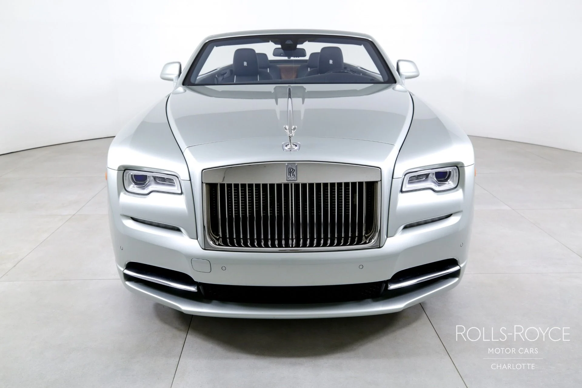 mph007_177761462_Used_2017_Rolls_Royce_Dawn_1746196429_c3dc1dfee5