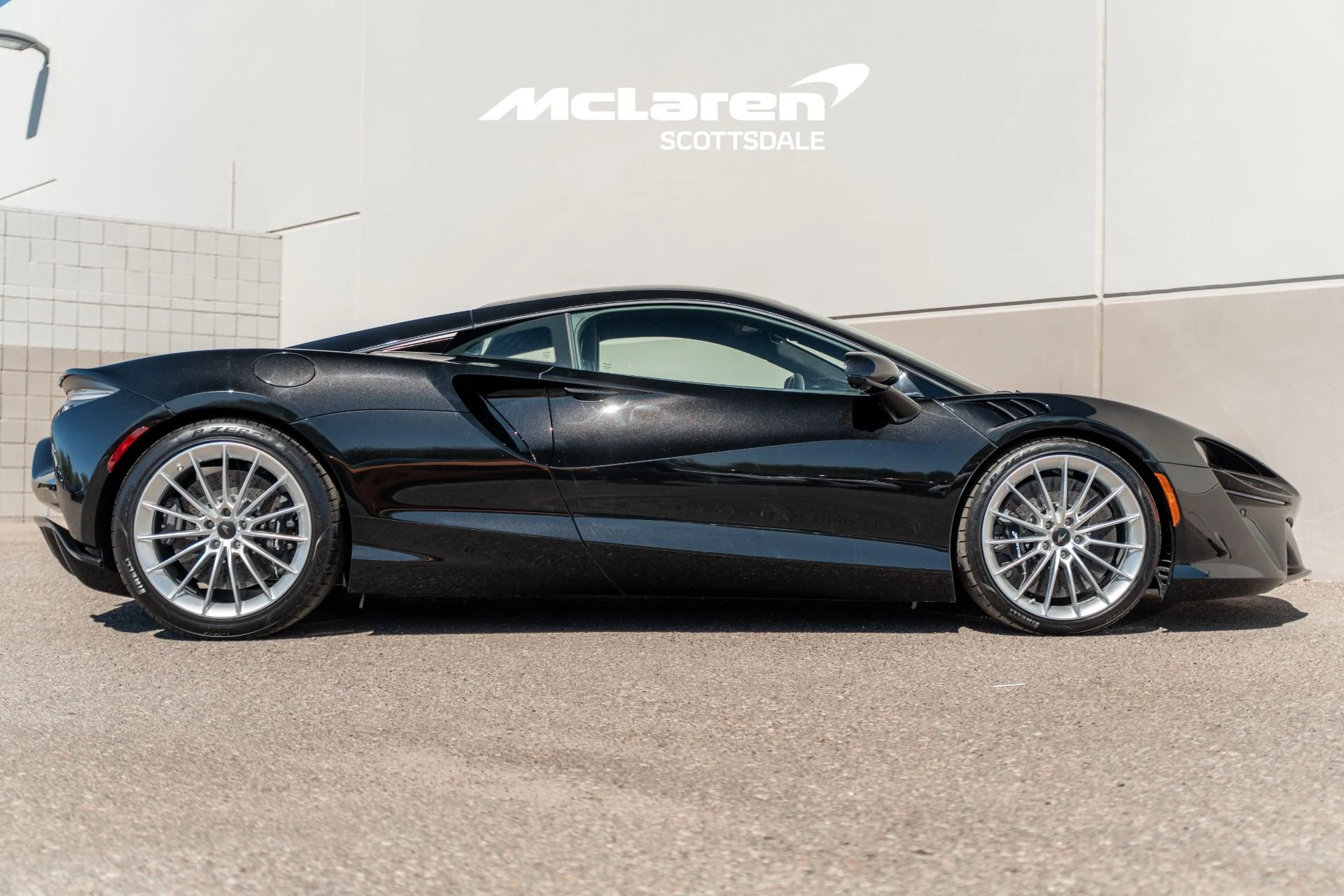 mph007_179318792_Used_2025_MCLAREN_ARTURA_1759477334_d1820abce9