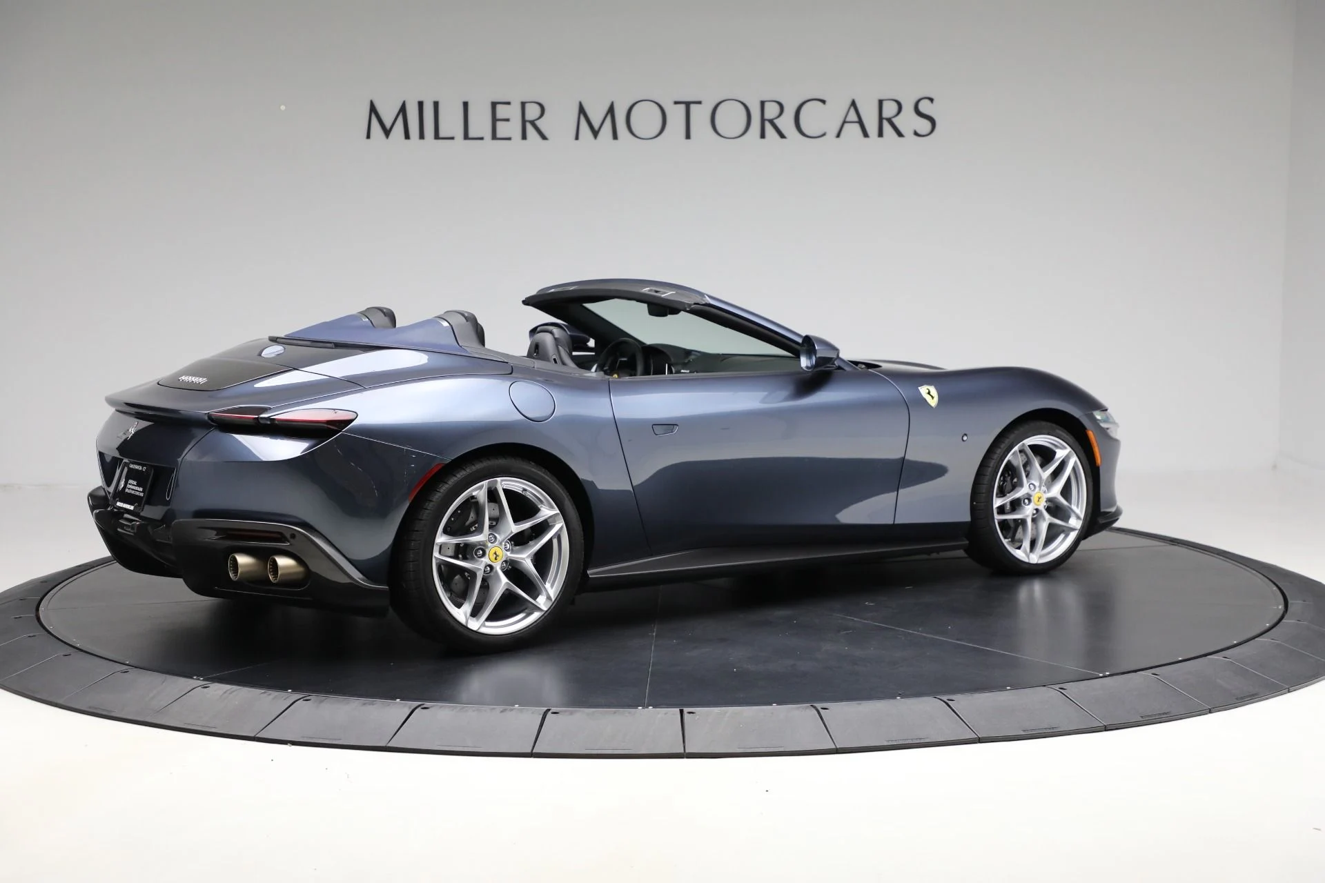 mph007_1801173619_Used_2024_Ferrari_Roma_Spider_5a2a2d7c9e