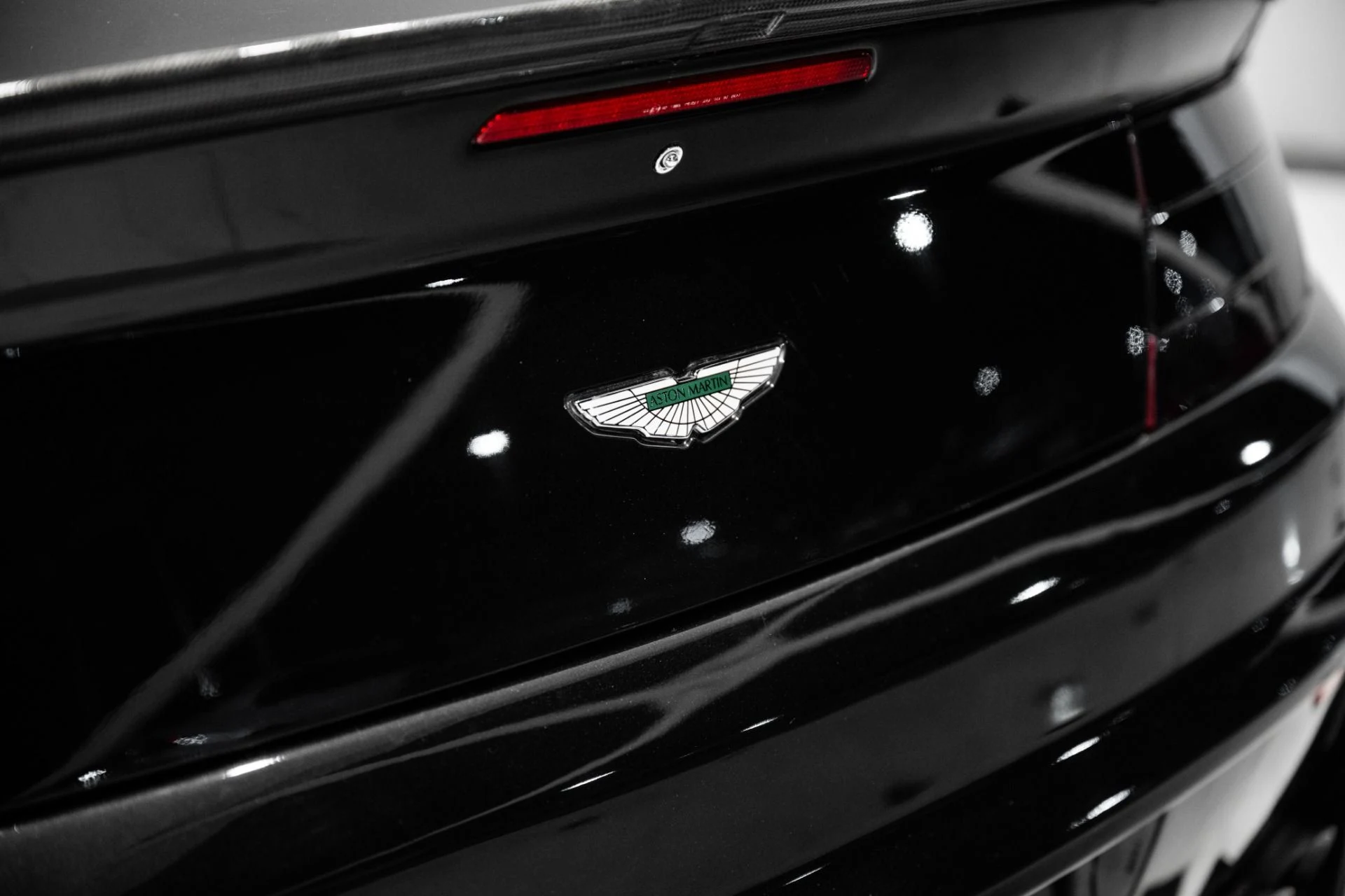 mph007_1812684588_Used_2009_Aston_Martin_V8_Vantage_1772034364_a9d4b67d3b