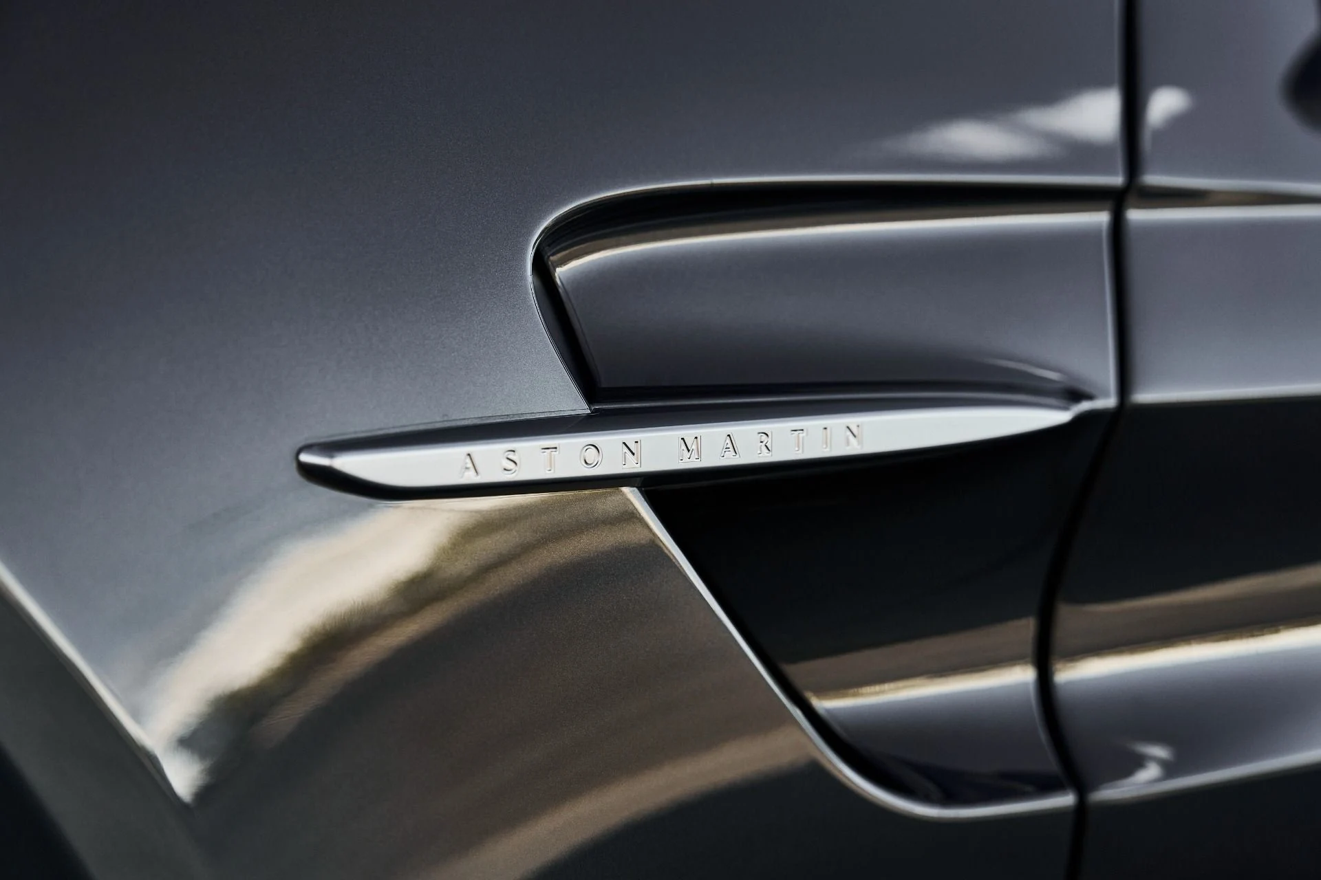 mph007_1820919204_Used_2026_Aston_Martin_Vantage_S_1778102439_a6a6713920