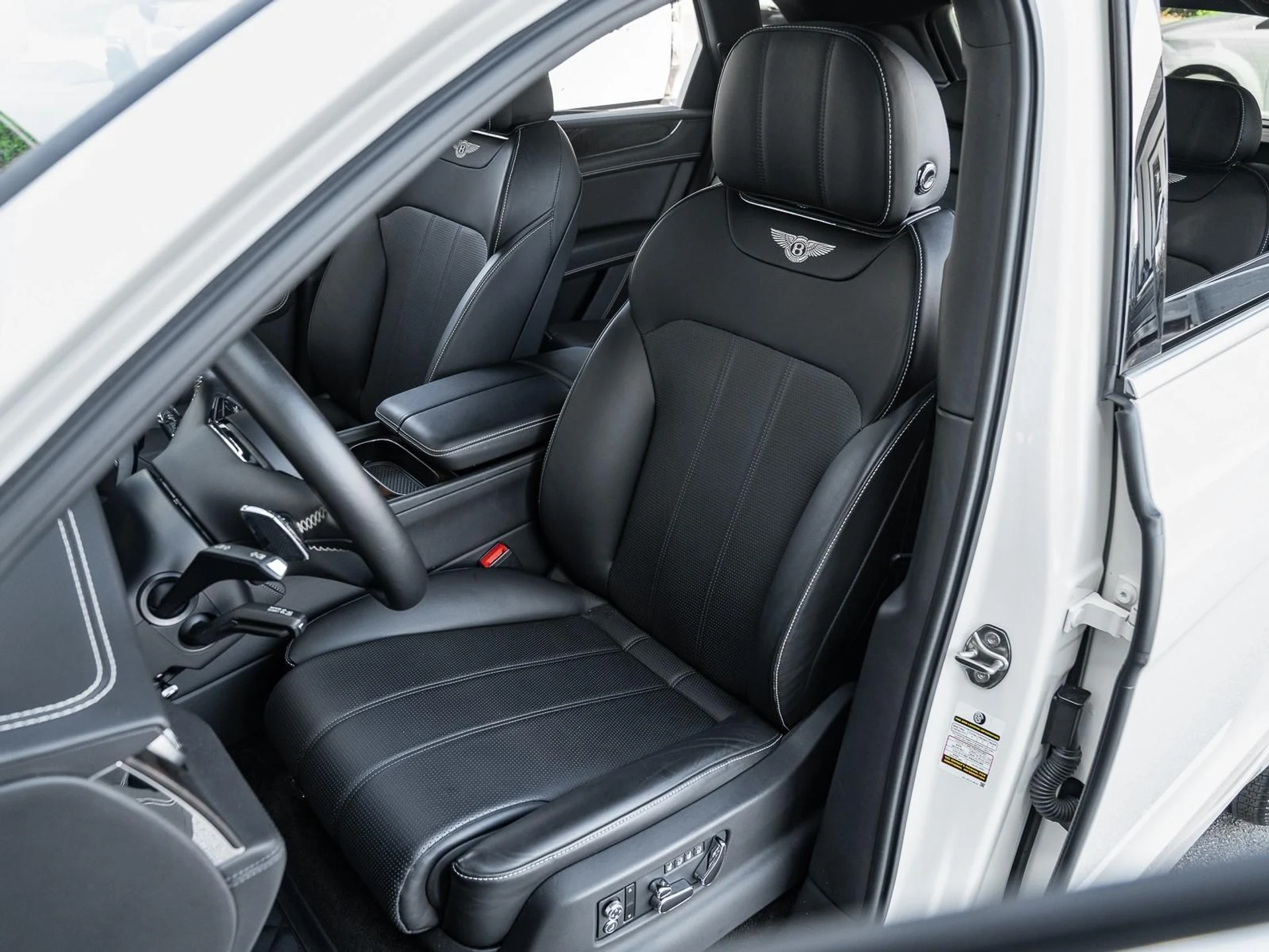 mph007_1828321093_Used_2018_Bentley_Bentayga_W12_Signature_1761171390_dd83b3bdb7