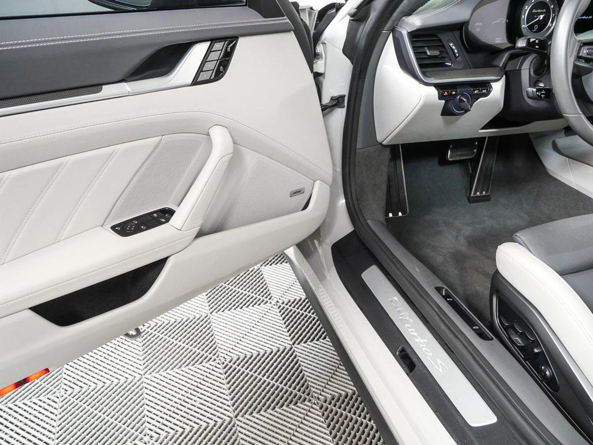 mph007_1832277388_B4_J4wqf_Jkk9_AKPI_1_Jv_Vfxt4_Sz_Ak_134845d235