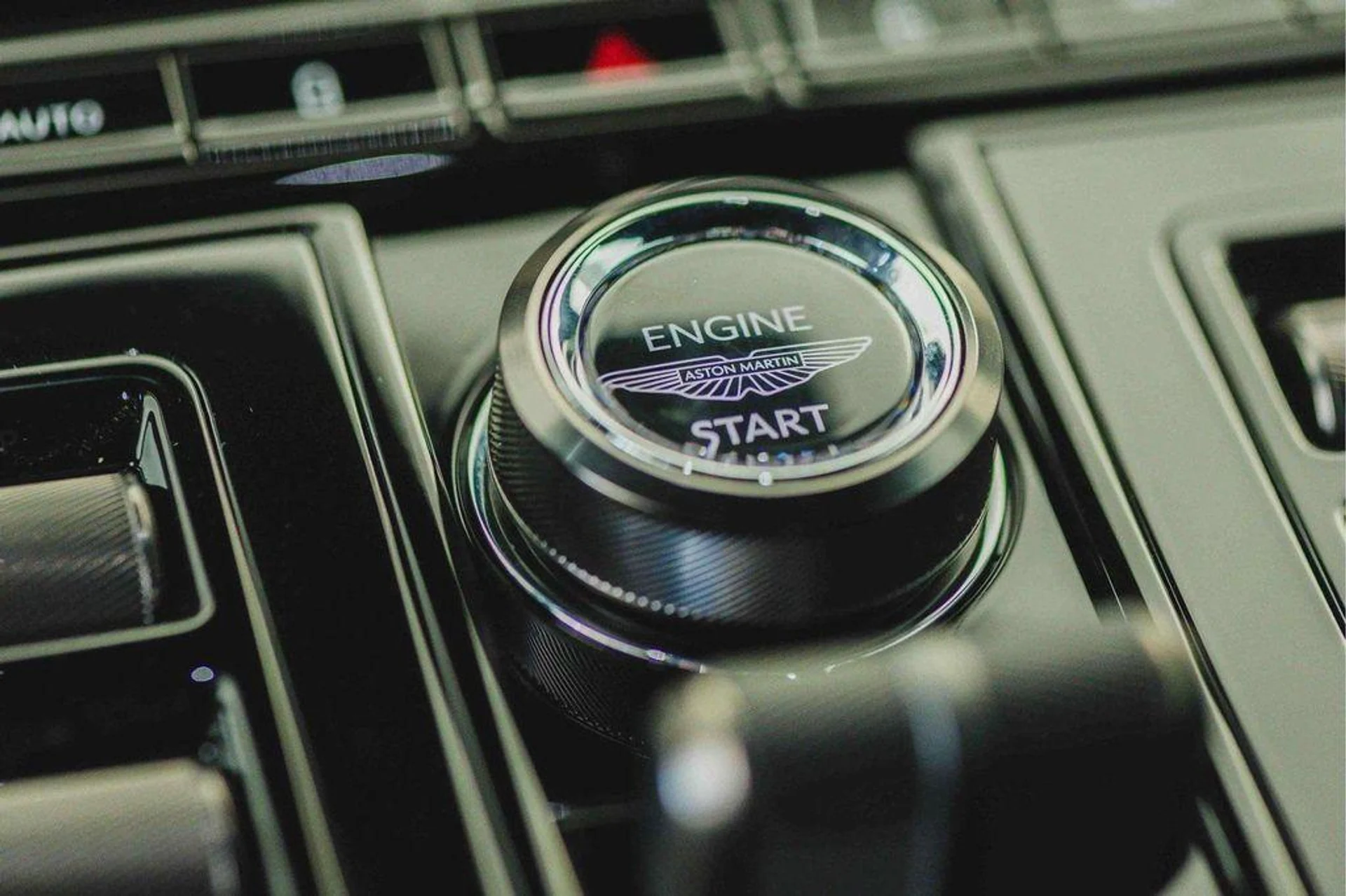 mph007_1842306281_z_K_Mi5t_Gt9bb_Aq_Rb9_OD_3szrg_QVGA_3759cb4972