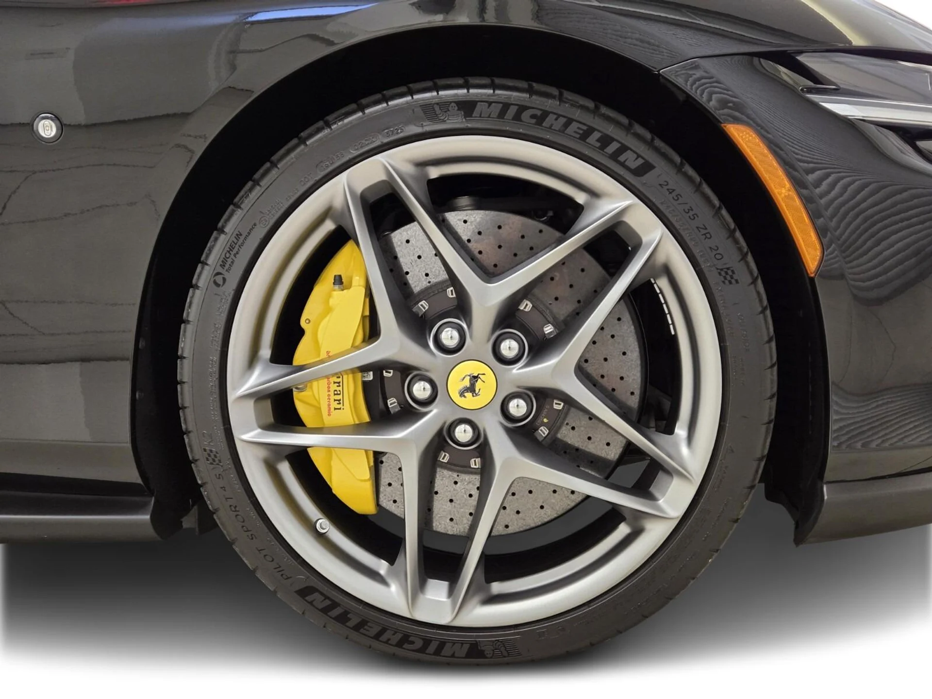 mph007_1874514847_Used_2024_Ferrari_Roma_1758782863_59c2dace00