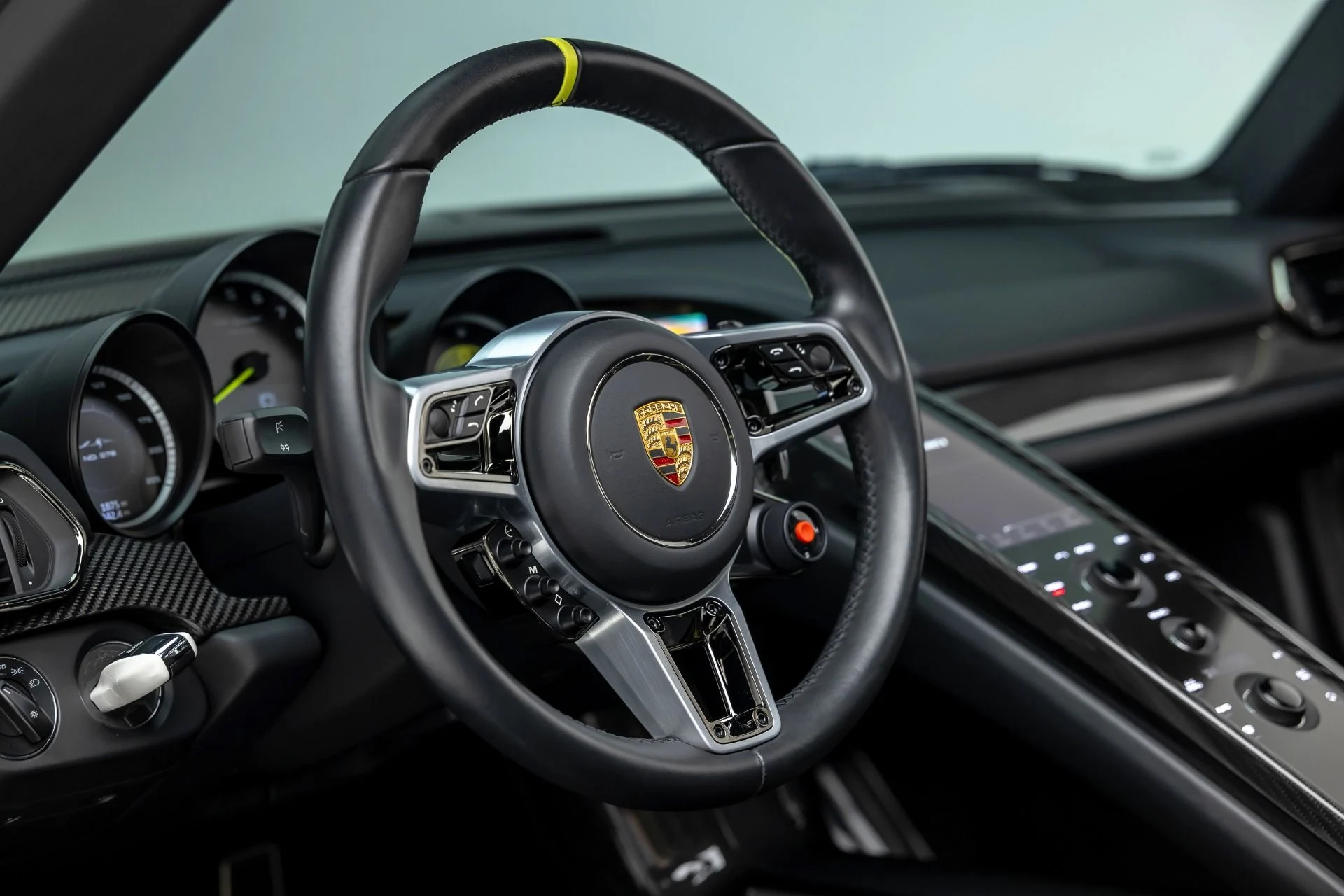 mph007_1881353180_Used_2015_Porsche_918_Spyder_1740676476_d9290a7023
