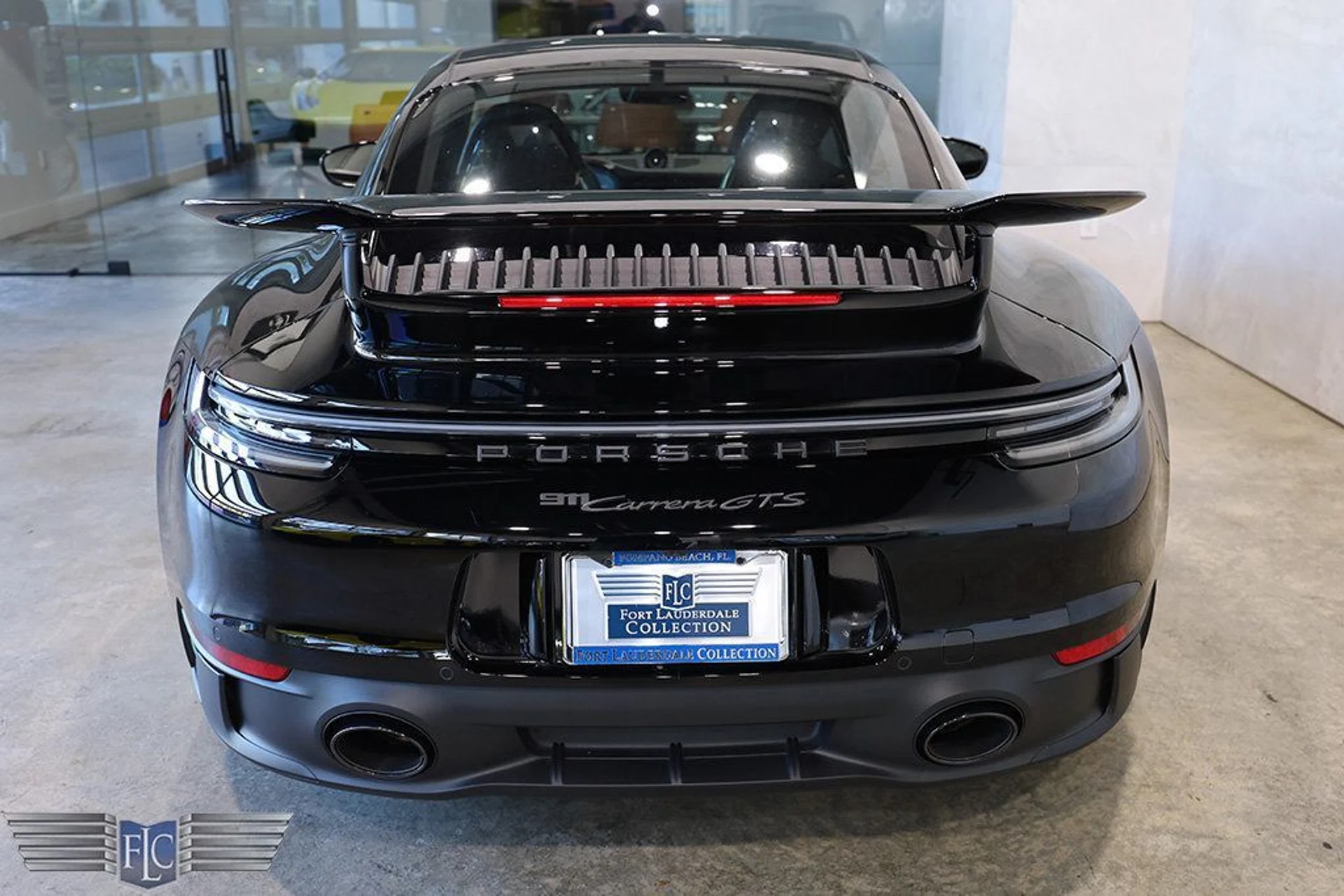 mph007_1888649505_used_2024_porsche_911_carreragtscoupemanual_9689_22931180_8_1024_23eddfffd3