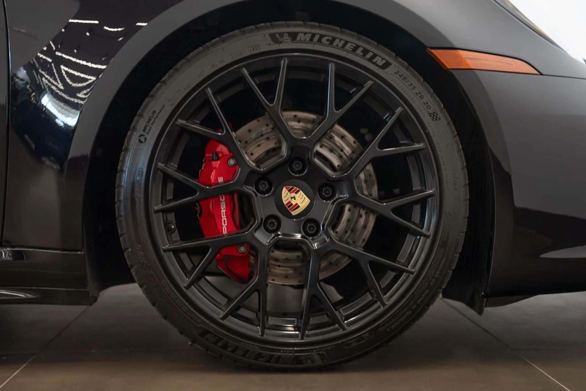 mph007_1890669320_porsche_911_2023_11be5c043e
