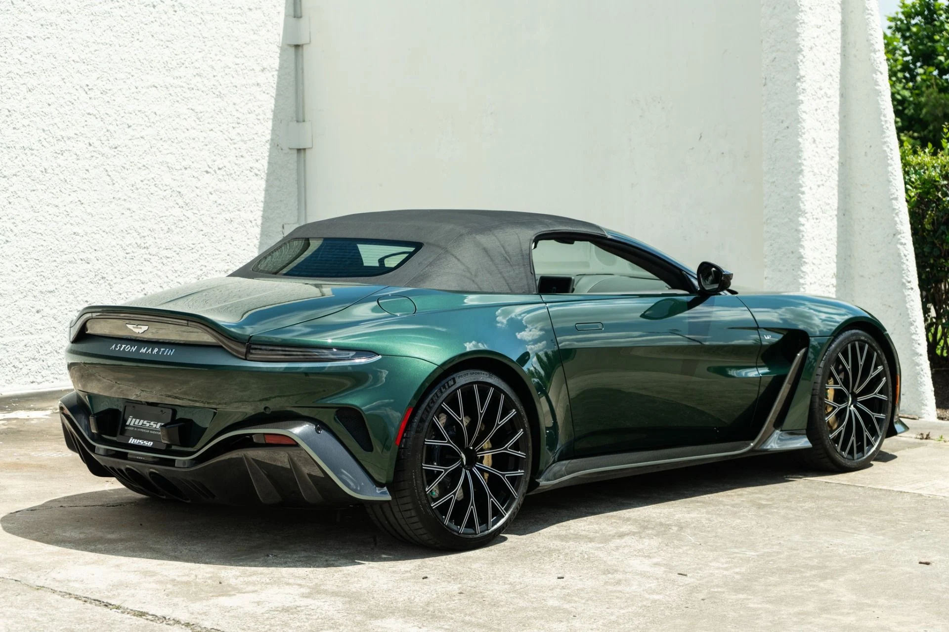 mph007_1893072024_Used_2023_Aston_Martin_Vantage_V12_1778619446_fb3ad4502f