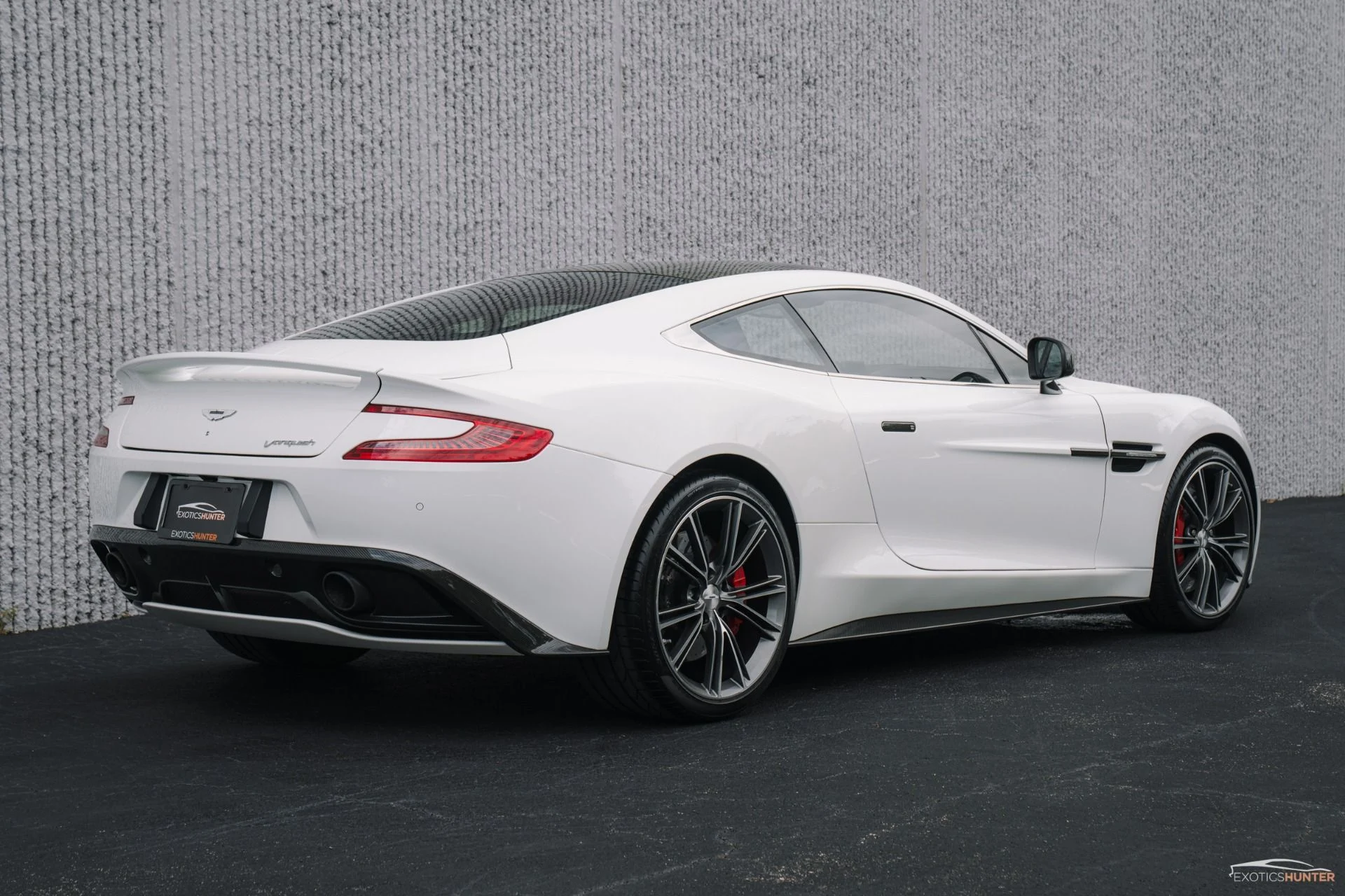 mph007_1894289879_Used_2014_Aston_Martin_Vanquish_Carbon_Everything_1756333397_d6dc06055a