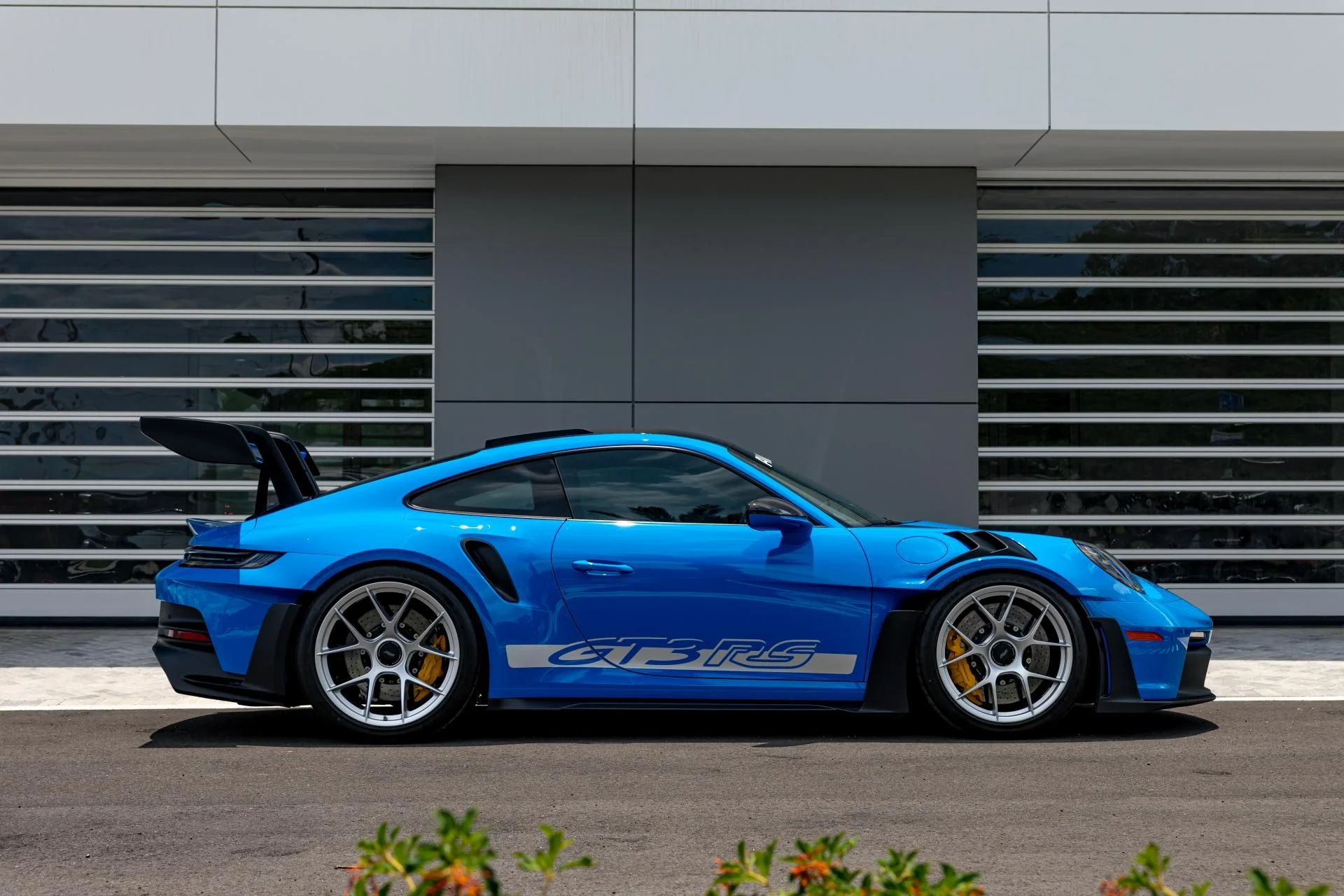 mph007_1903244115_551_p8_l_e2540f62af