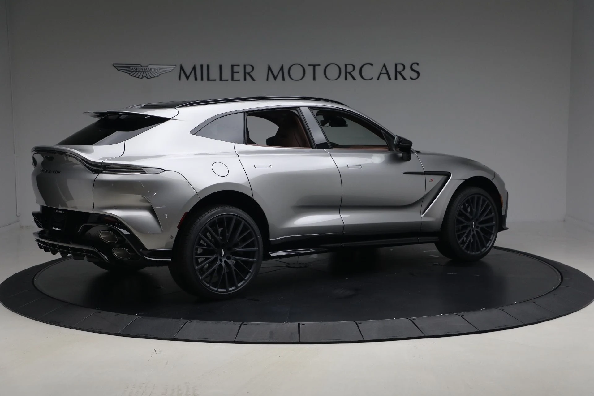mph007_1909575369_New_2026_Aston_Martin_DBX_S_1765053271_6eb741532a
