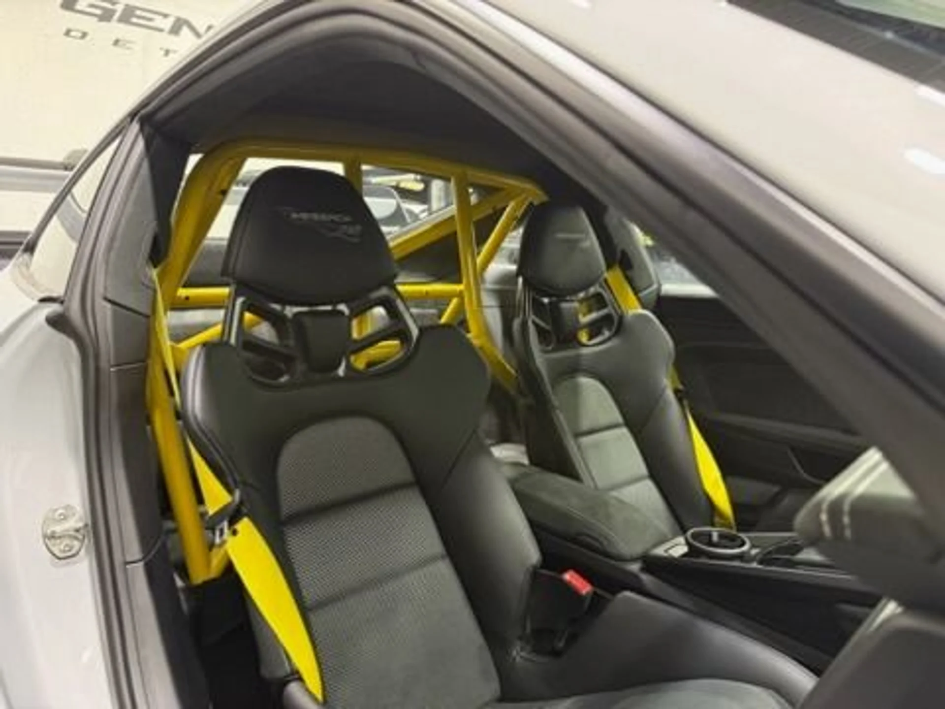 mph007_1912209646_Used_2024_Porsche_911_GT_3_RS_1759273198_4e4b064a9d