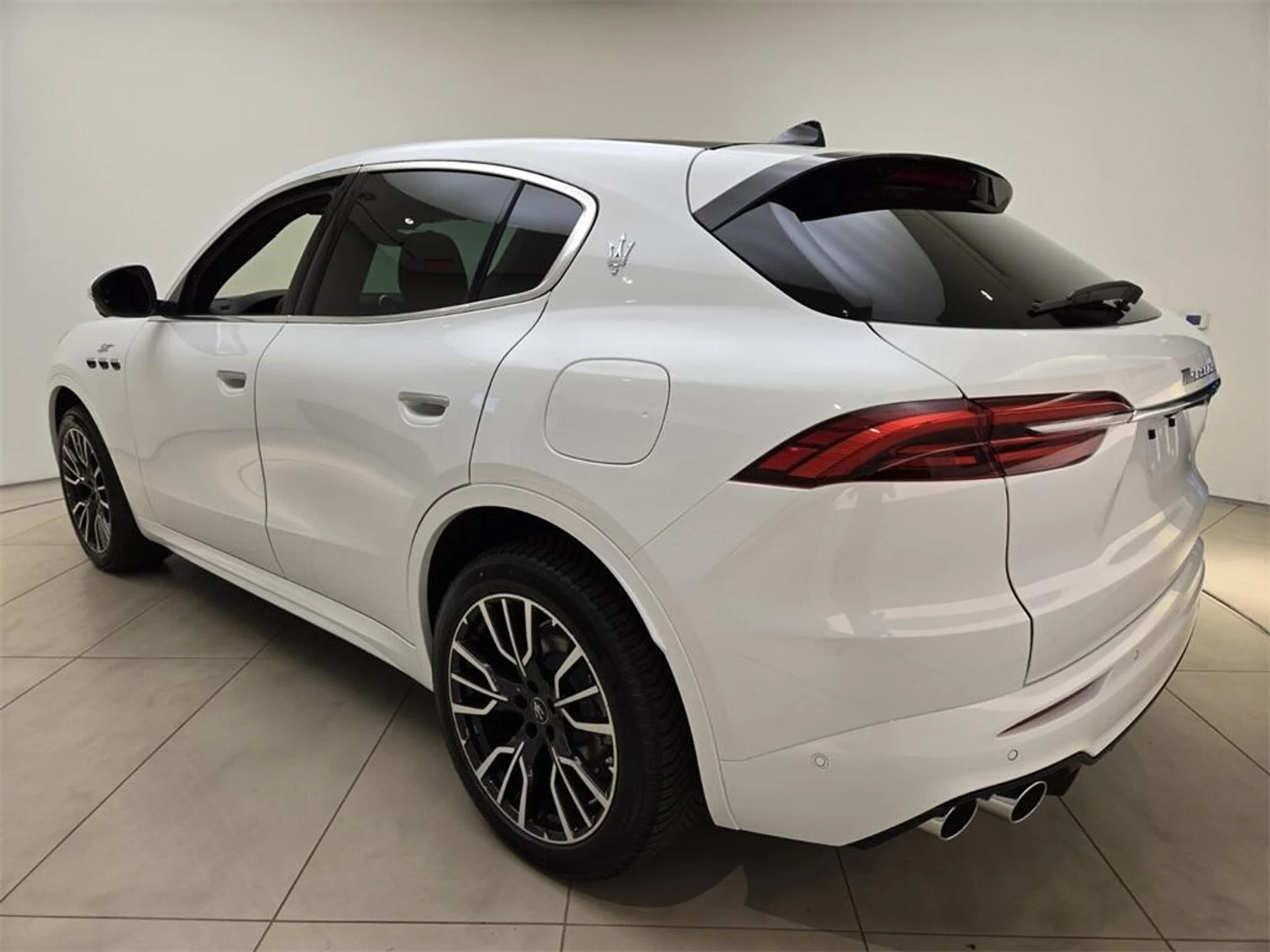 mph007_1913035368_Used_2024_Maserati_Grecale_GT_1718809511_63cda0ccce