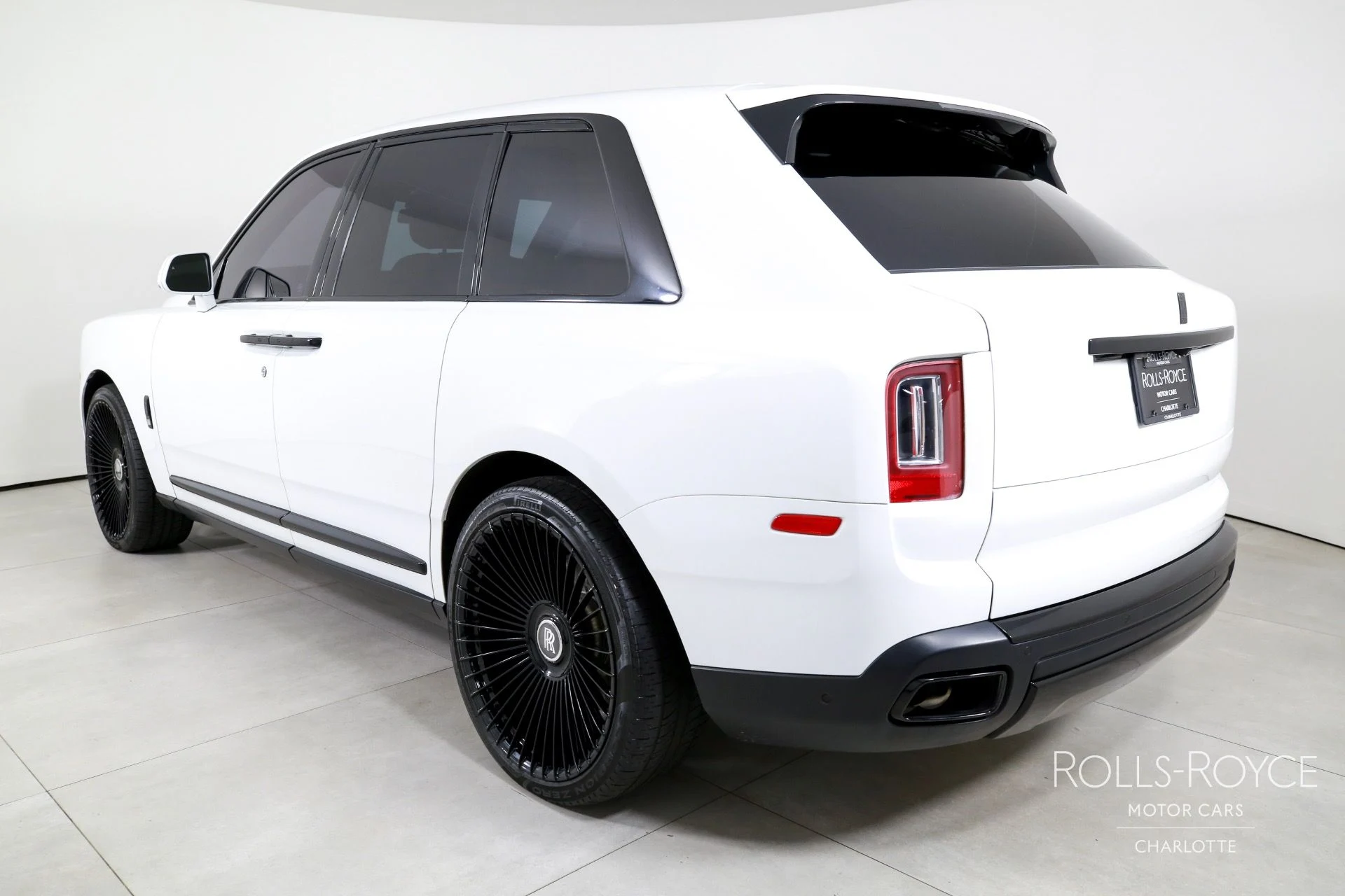 mph007_1923672758_Used_2019_Rolls_Royce_Cullinan_1753469692_fe2ed77db0