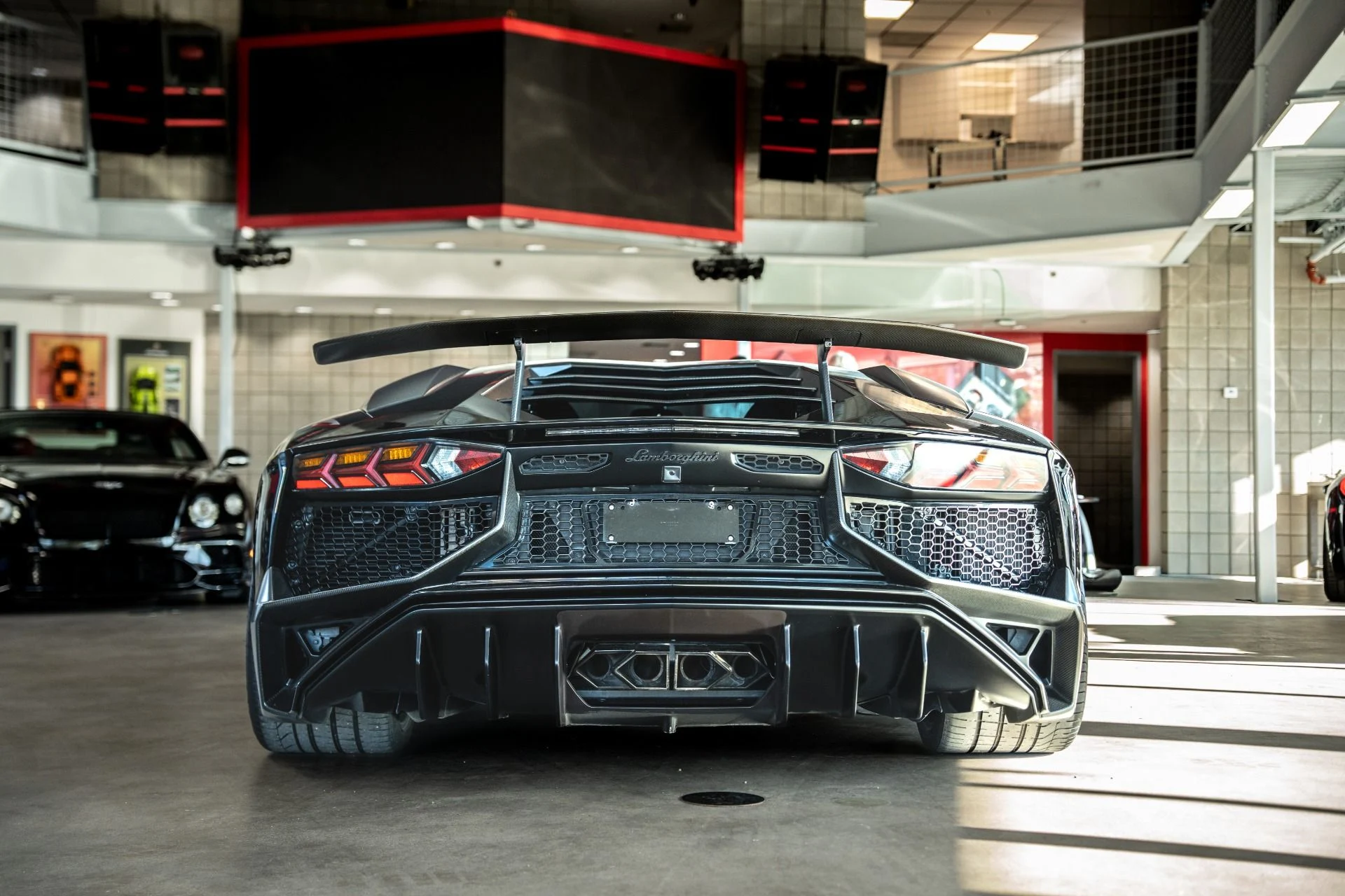 mph007_1926882817_Used_2016_Lamborghini_Aventador_LP_750_4_SV_1769476765_cc69c75496