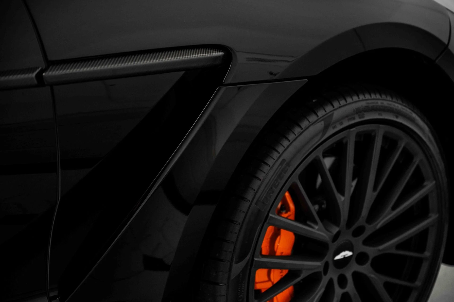 mph007_193083461_Used_2023_Aston_Martin_DBX_707_1729954912_ee6596d087
