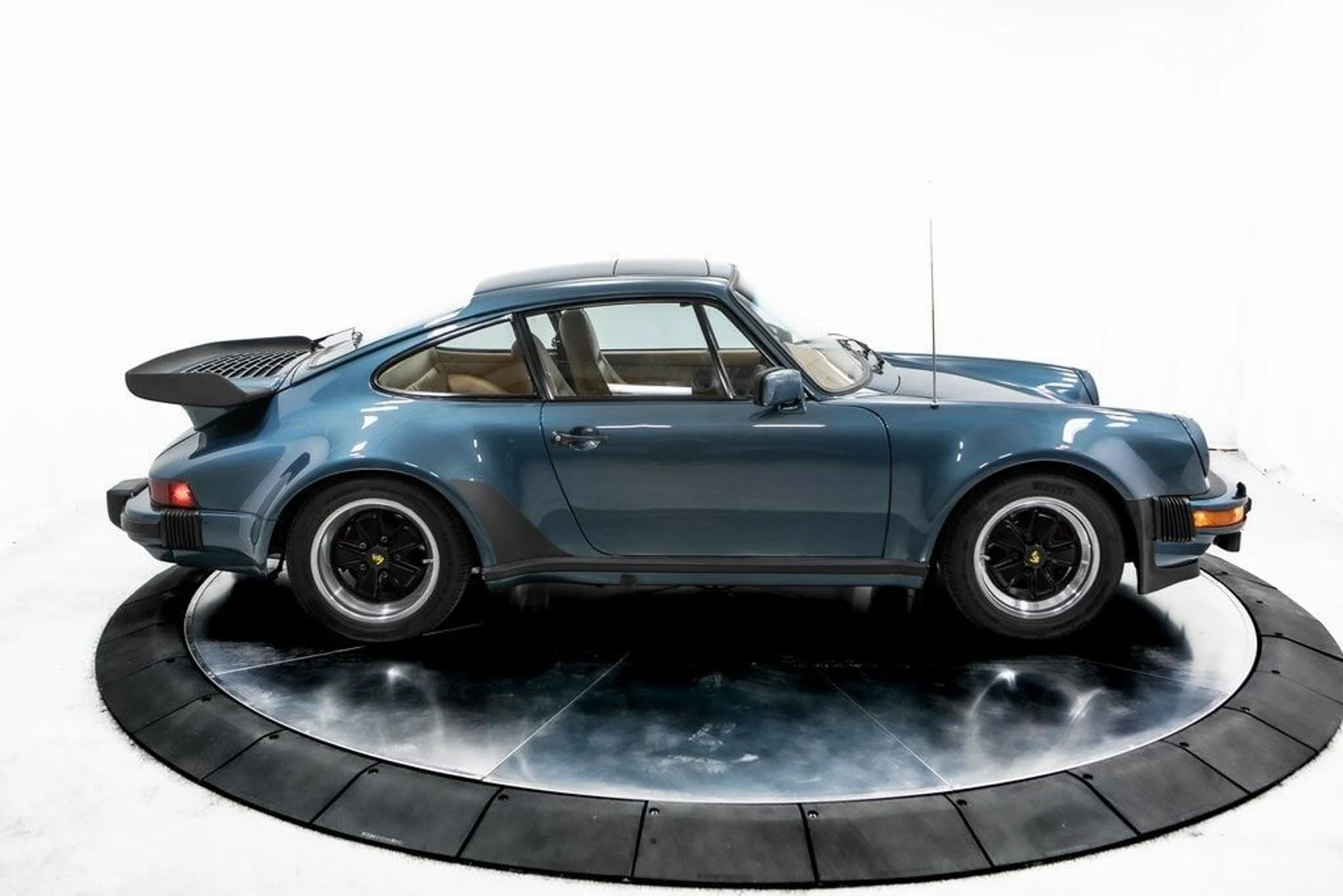 mph007_1931564532_980957b2c97754b11bab68937c005e02x_54c165adec