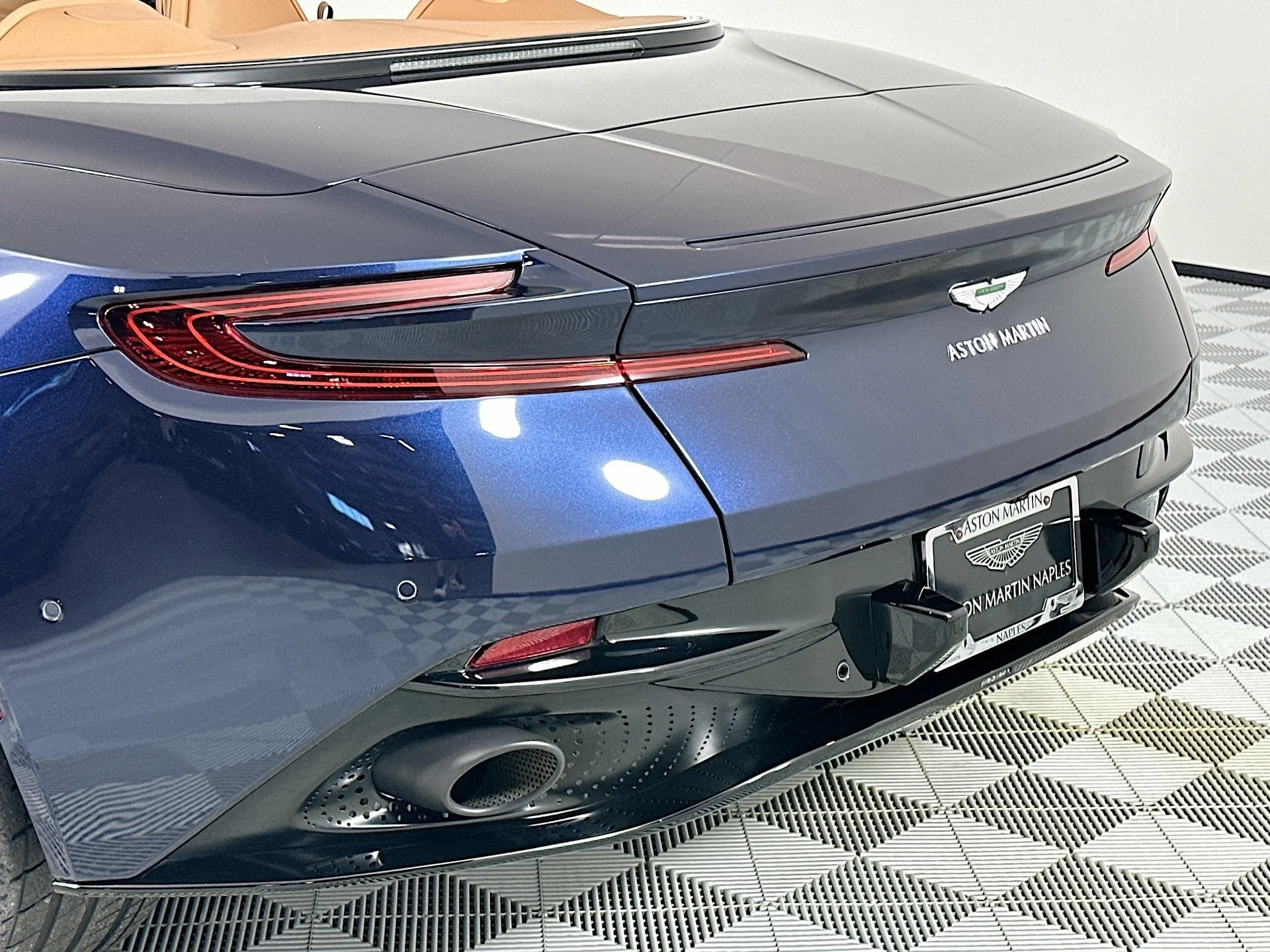 mph007_1932803701_8_fb9ade55d4