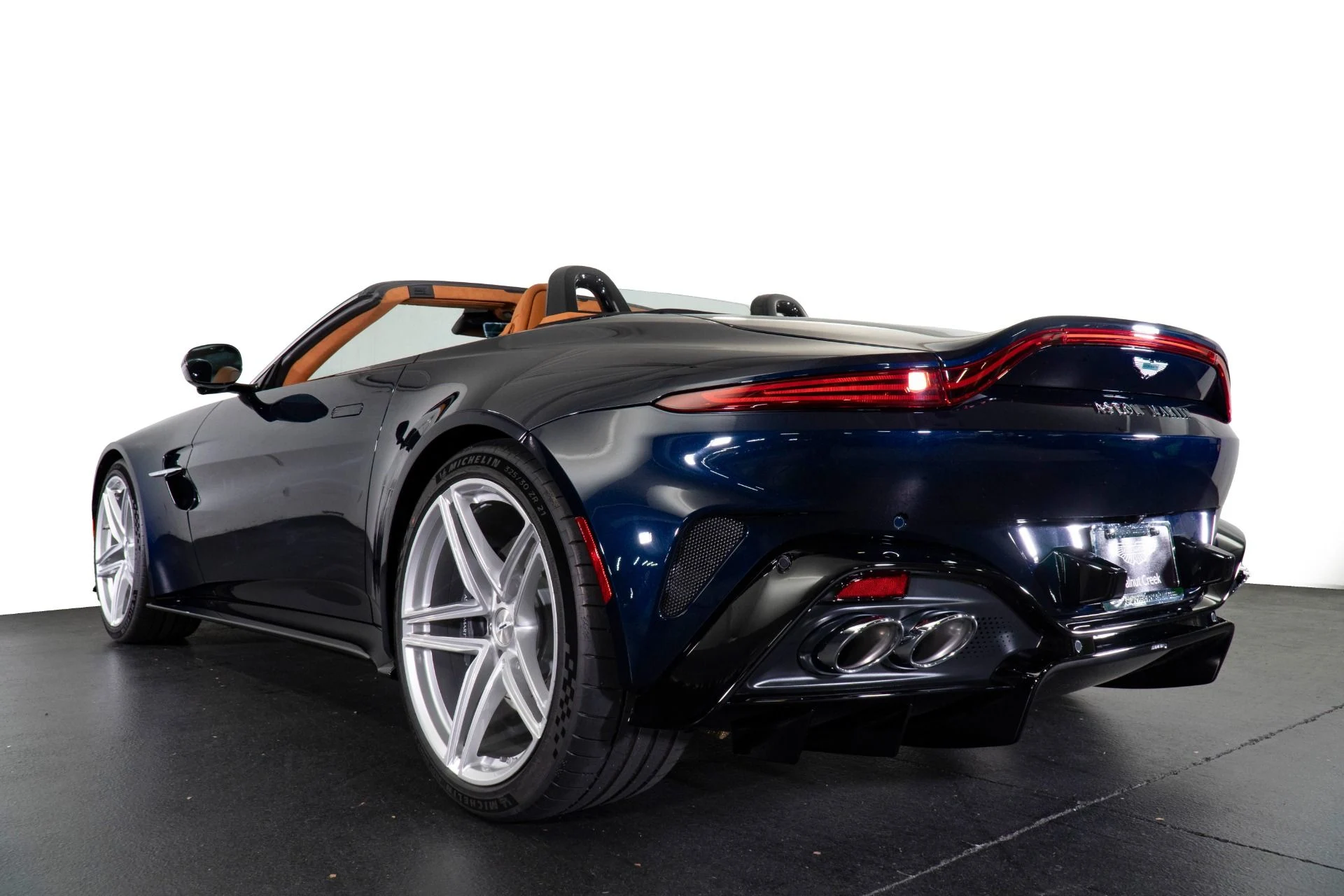 mph007_1936403580_New_2026_Aston_Martin_Vantage_1777652396_8a3d5c6ca4