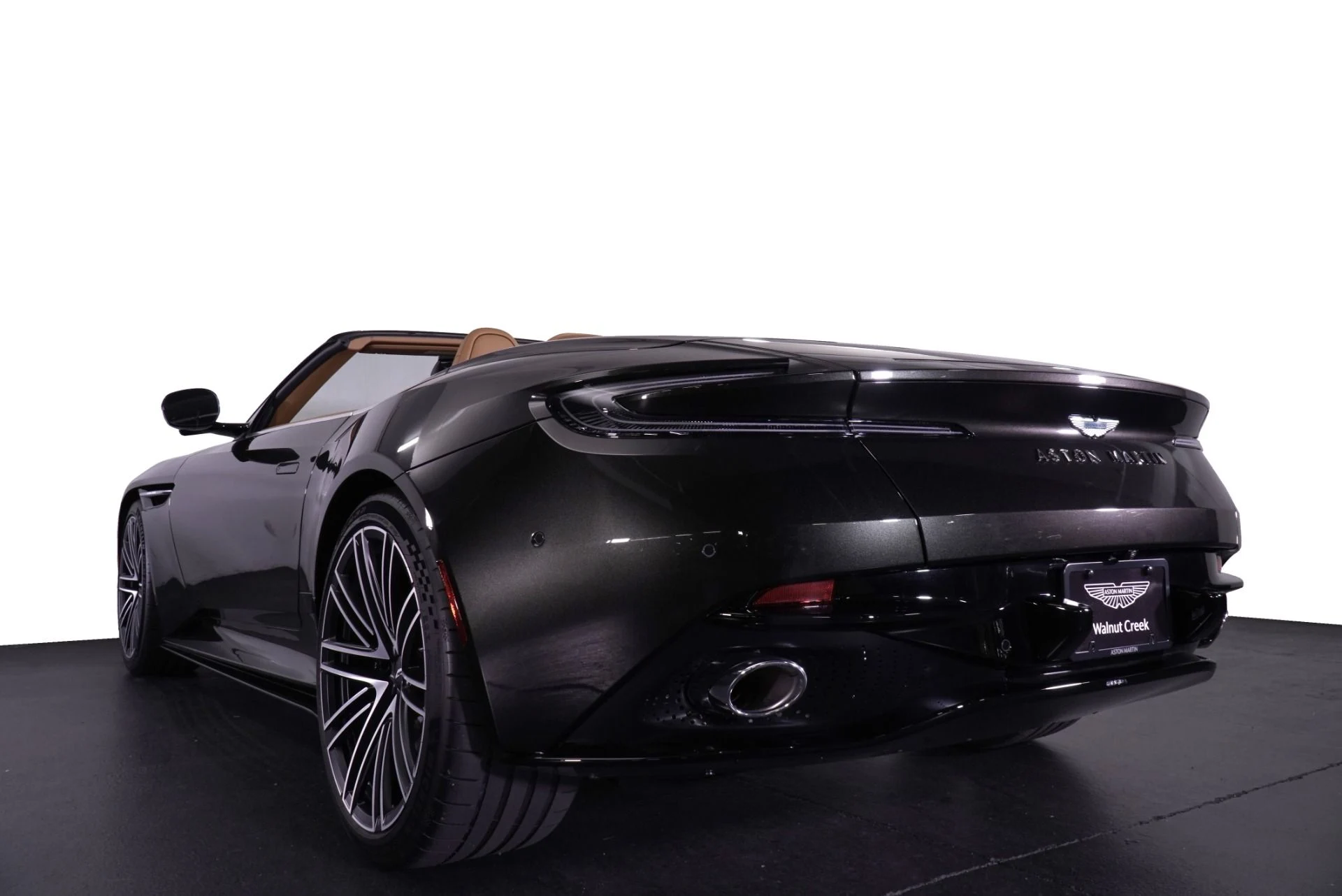 mph007_194208126_New_2026_Aston_Martin_DB_12_Volante_Volante_1762323175_21f8b0a569