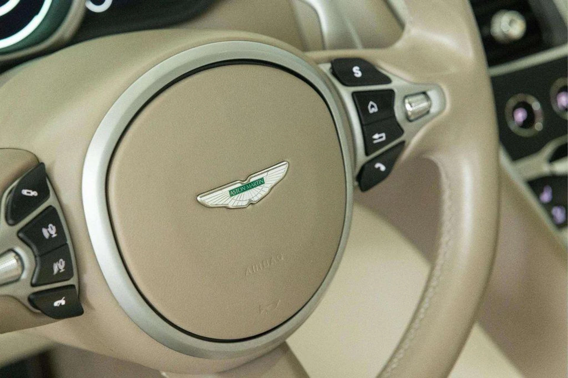 mph007_1946105520_nm_TI_IMWT_Jhy_R3b6a8_C_Qh1cjs3_Y_aabbca2c47