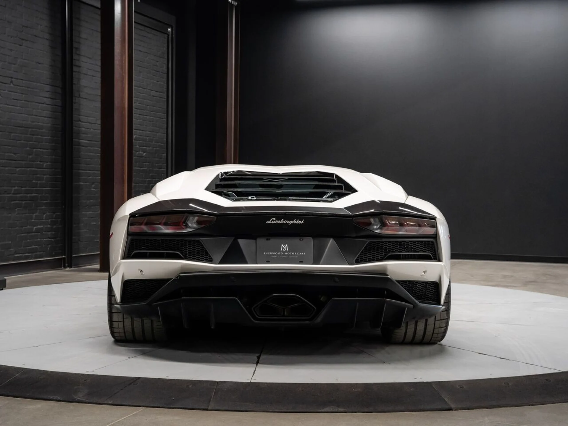 mph007_1954931690_lamborghini_aventador_2017_7433d074e1