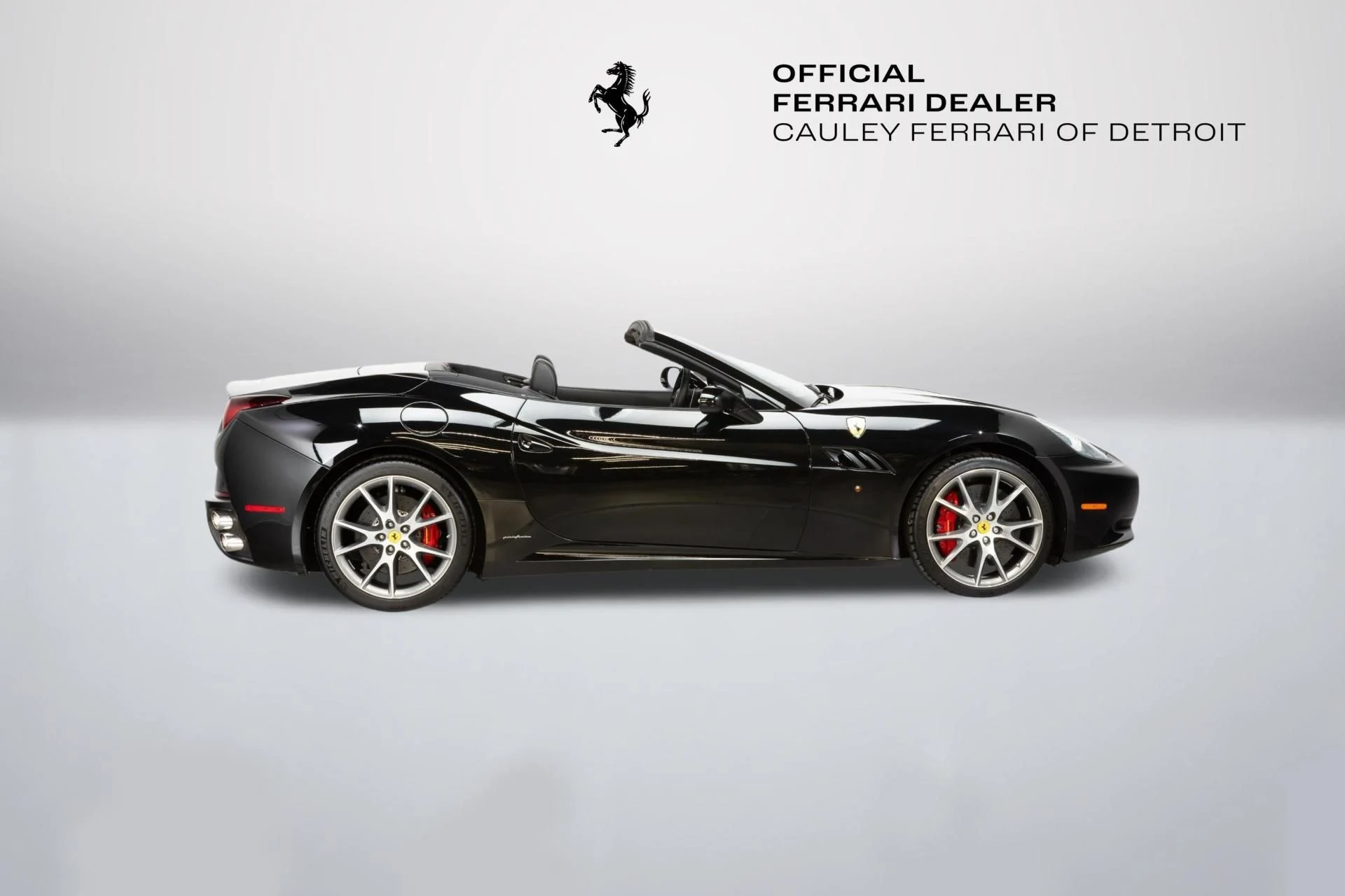 mph007_1955878737_Used_2010_Ferrari_California_1777367967_3fe28aedea