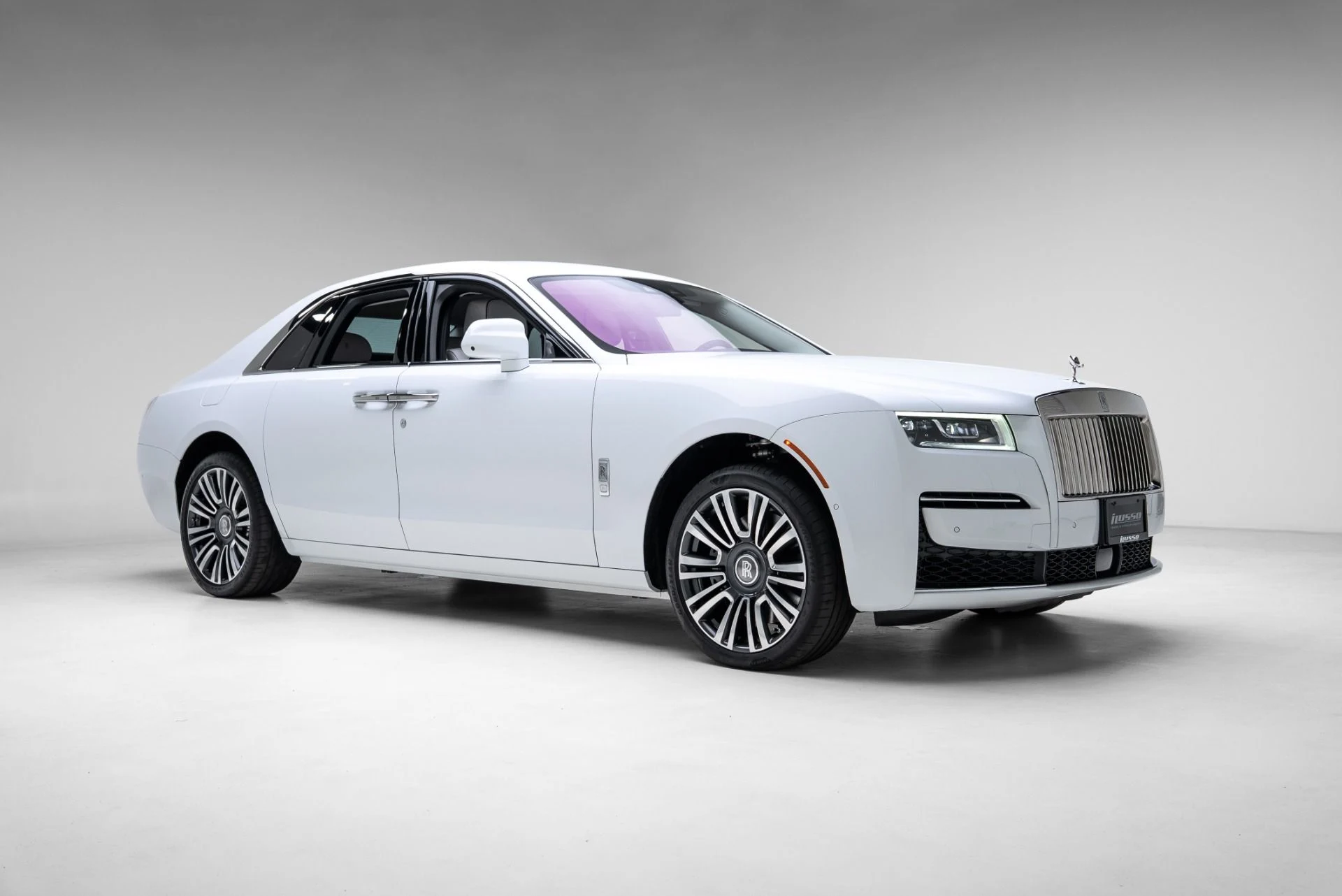 mph007_1974238933_Used_2022_Rolls_Royce_Ghost_1775153205_bd16e0b8ad