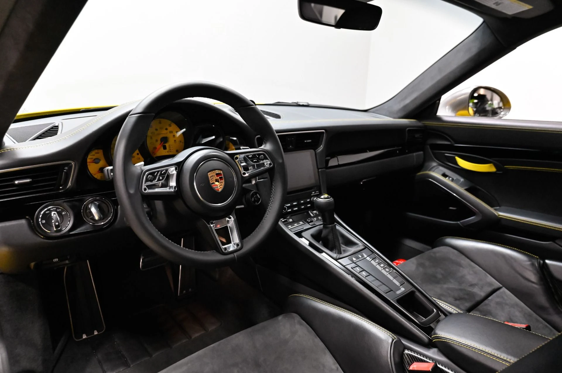 mph007_1978182903_Used_2018_Porsche_911_Carrera_T_1790277617_7628211232