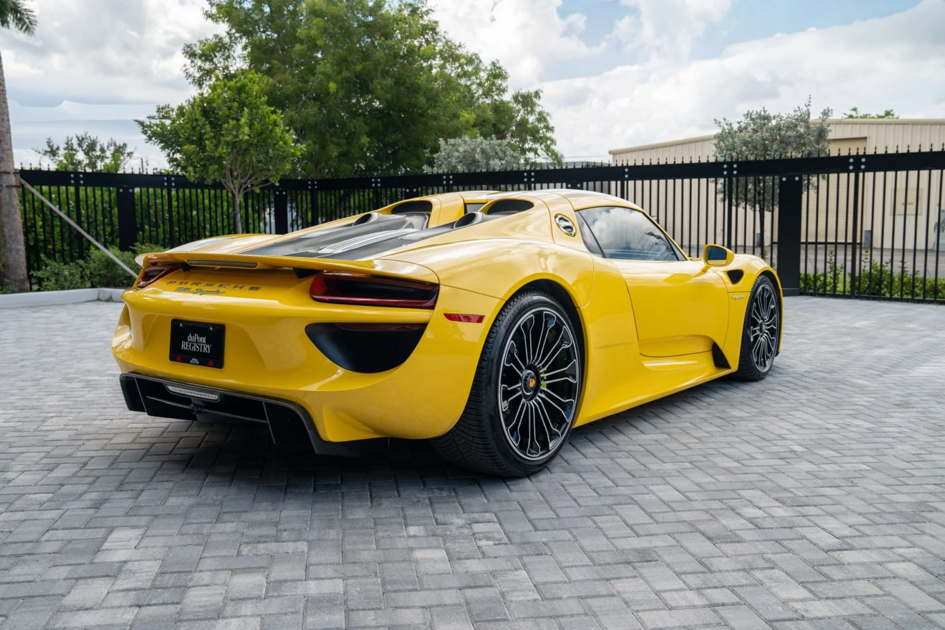 mph007_1983023255_Used_2015_Porsche_918_Spyder_1782406231_01f315d127