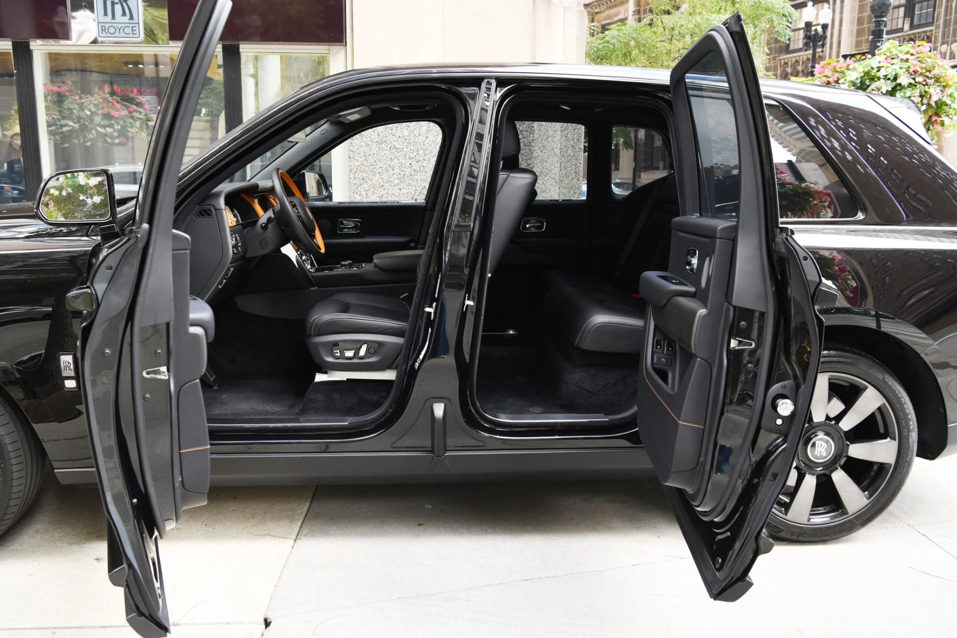 mph007_1991644419_11933_p9_l_c889c89dad