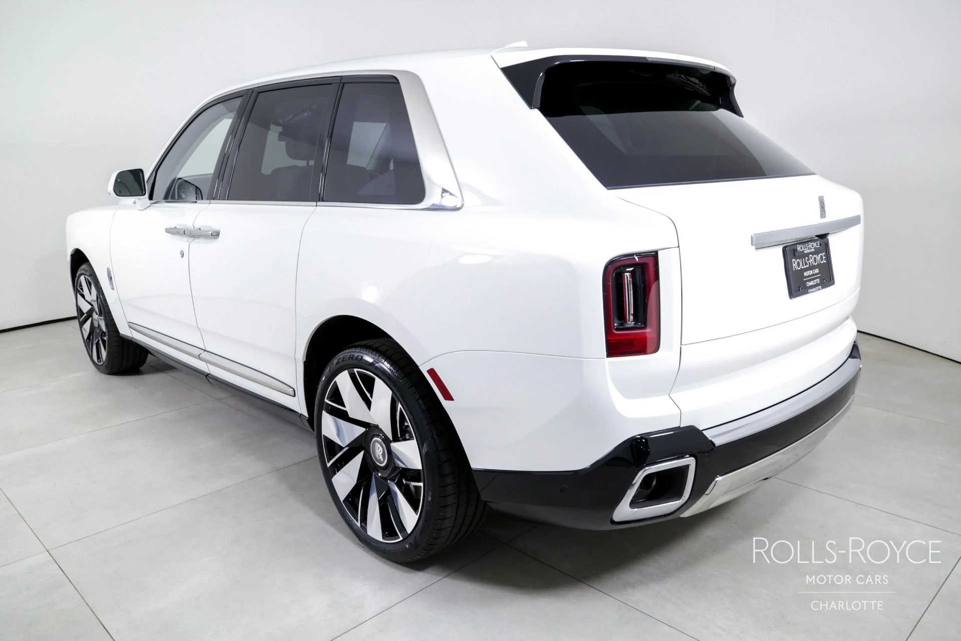 mph007_2001991843_Used_2025_Rolls_Royce_Cullinan_1745264127_d367717823