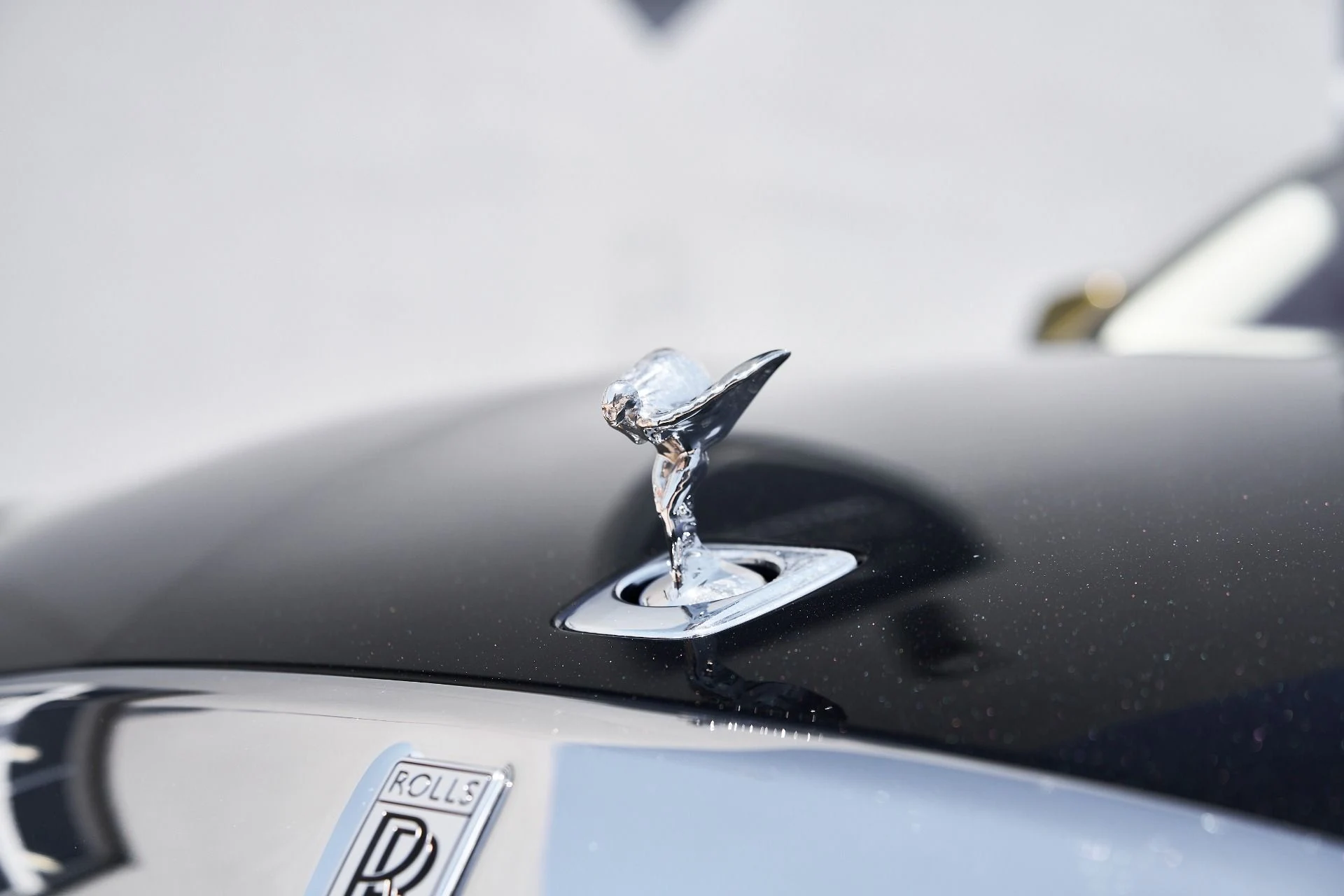 mph007_2005955880_Used_2024_Rolls_Royce_Spectre_1753235106_987715a86d