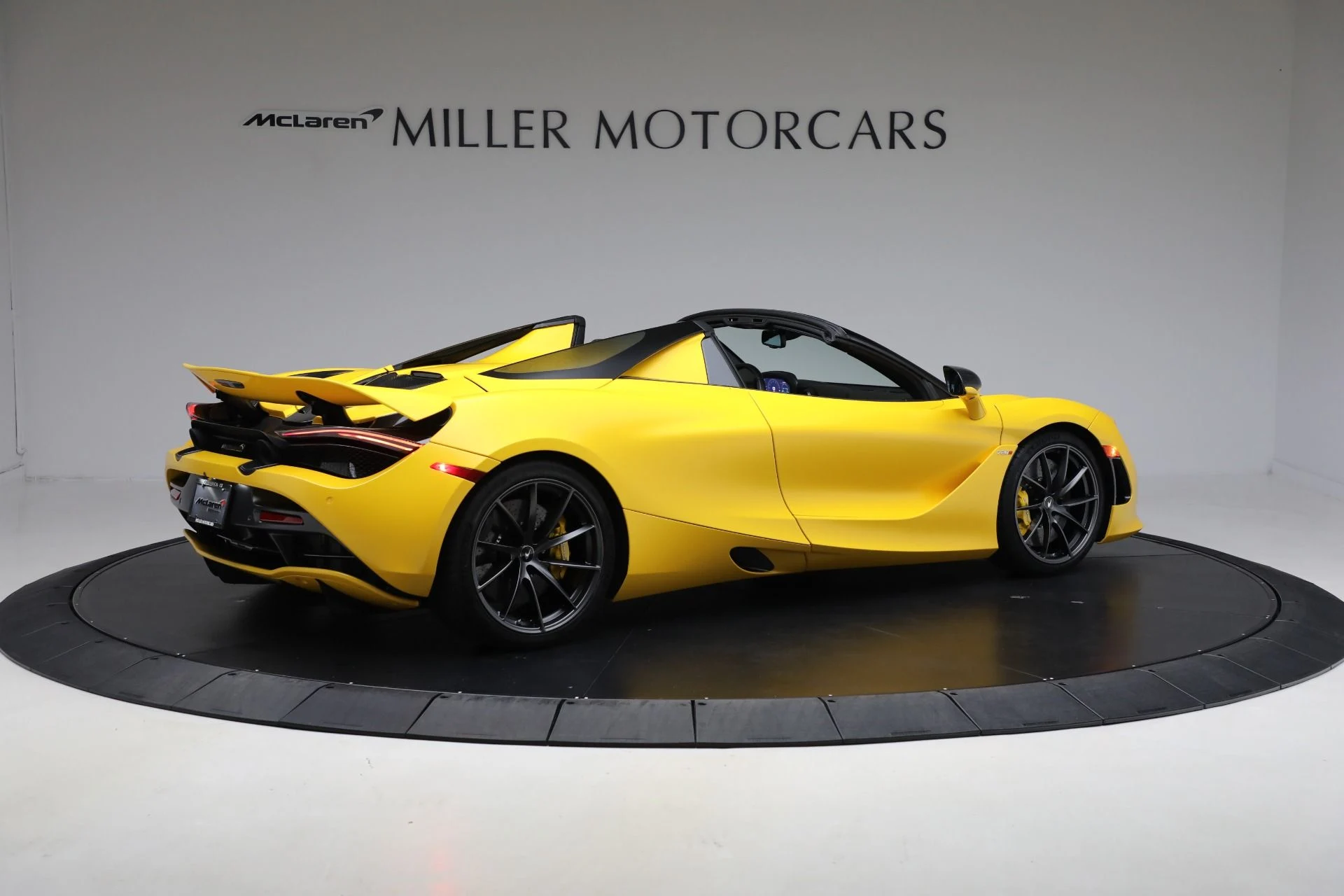 mph007_2010183929_Used_2021_Mc_Laren_720_S_Spider_Performance_e230e380dd