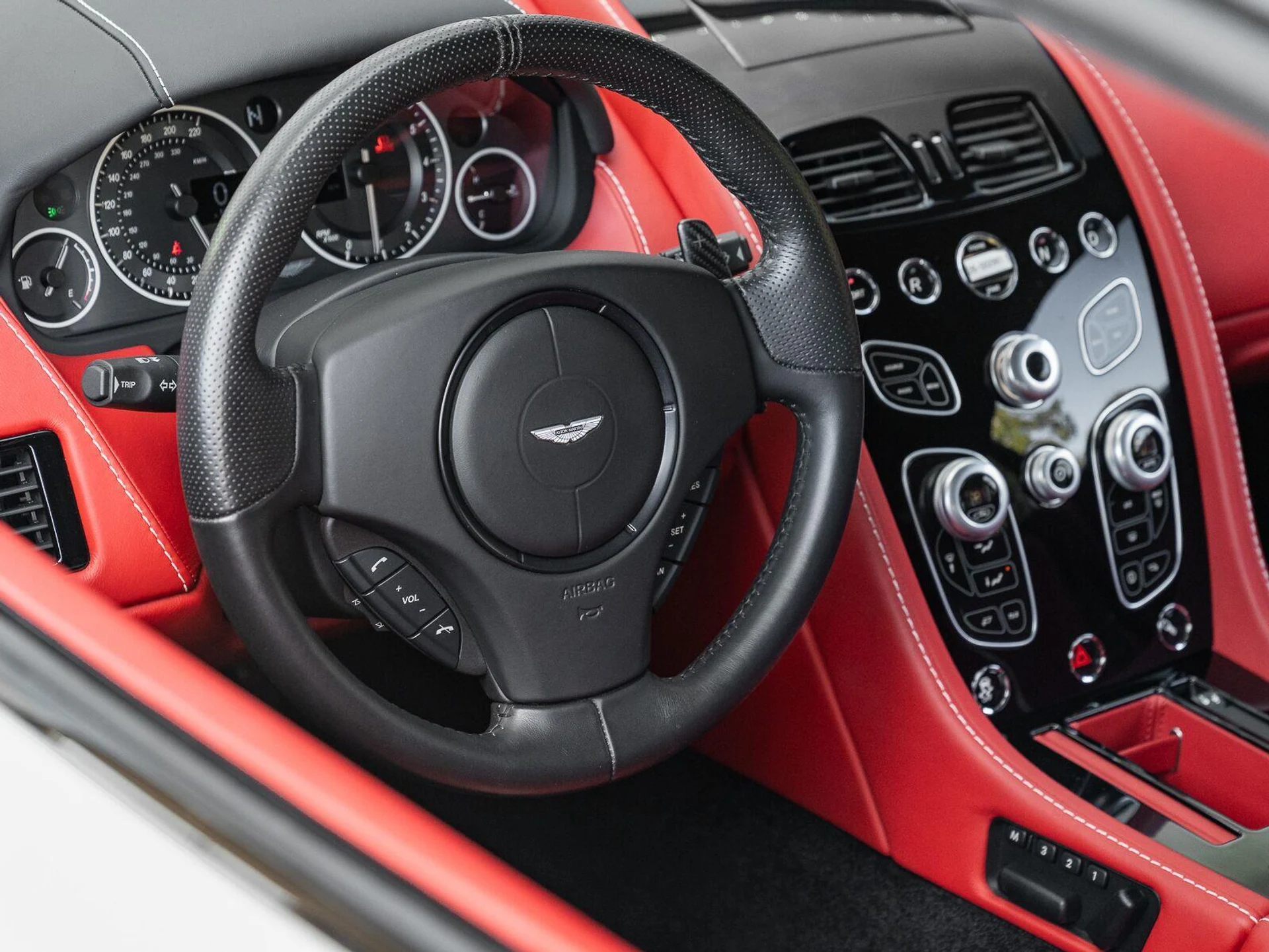 mph007_2015167187_Used_2017_Aston_Martin_Vantage_S_1792786087_15c0b9d97f