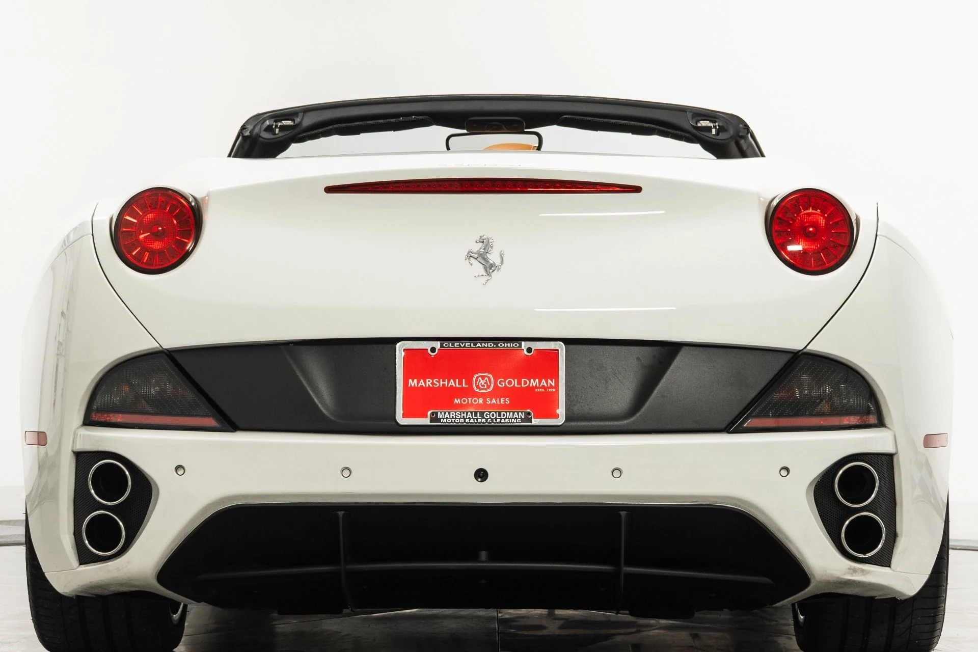 mph007_2017688085_Used_2014_Ferrari_California_1756832165_34363dd698
