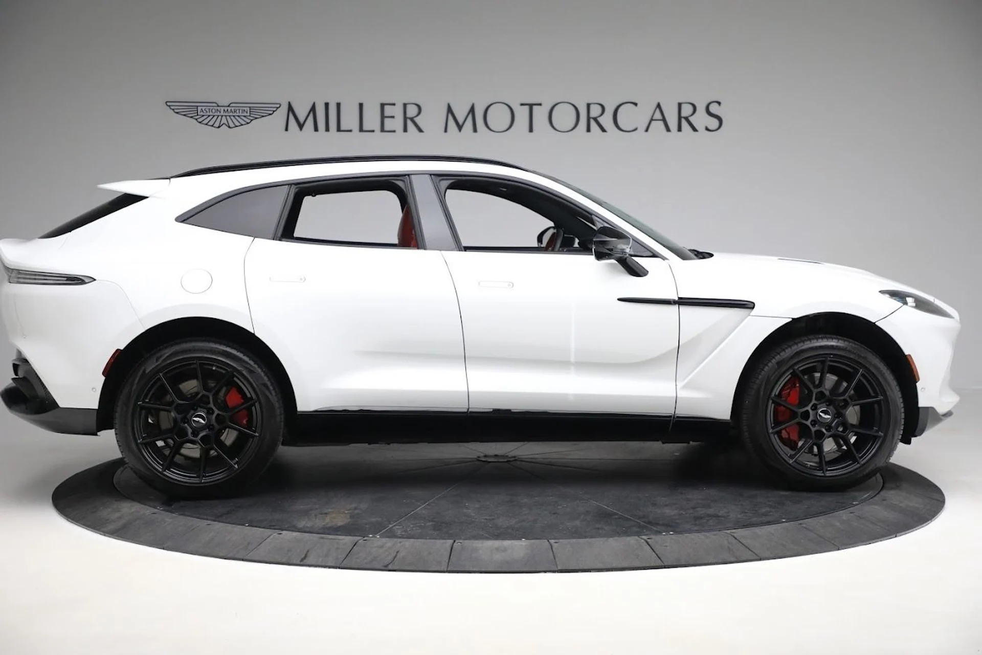 mph007_2027151326_Used_2021_Aston_Martin_DBX_1785417745_7581364ba4