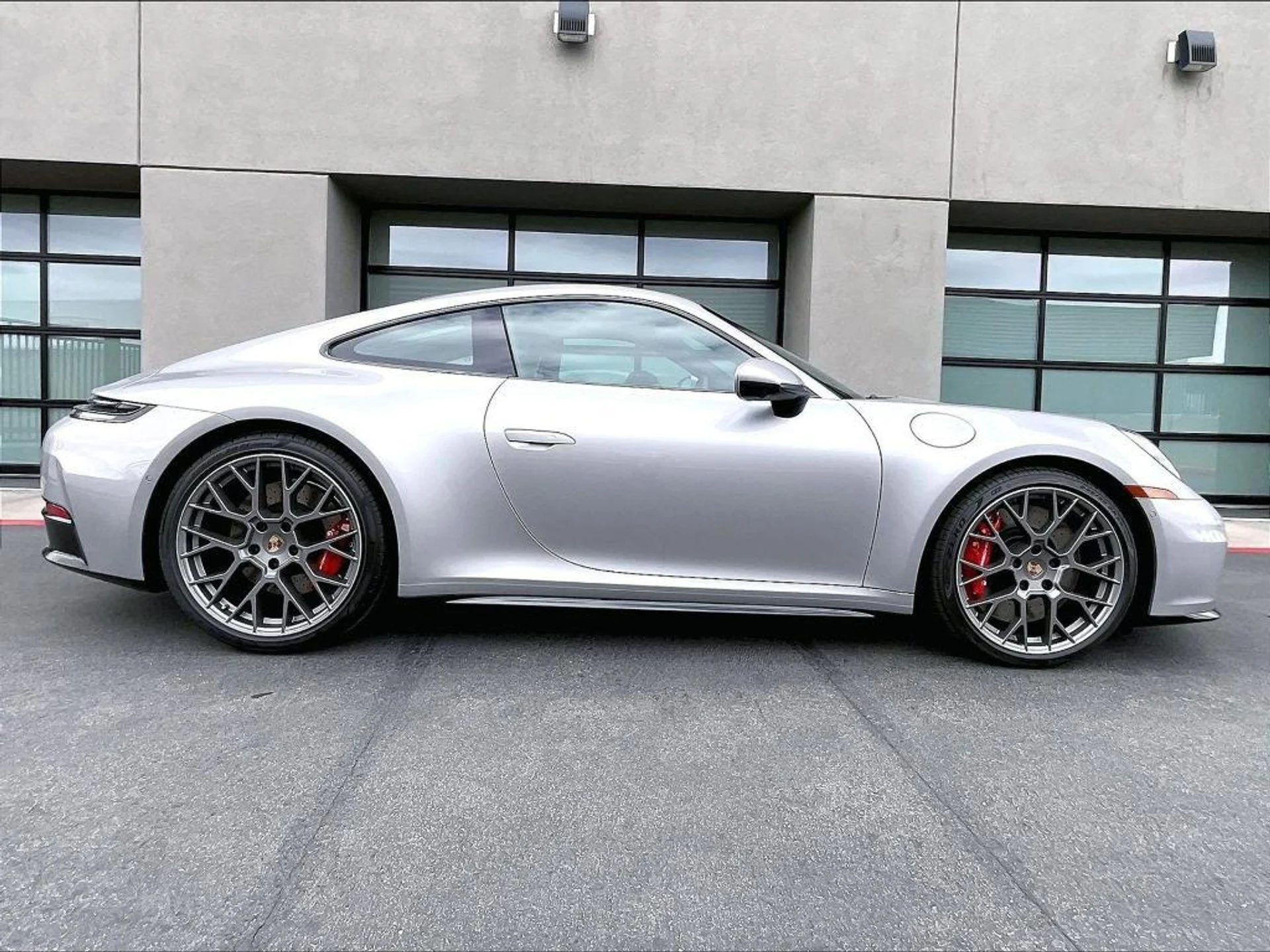 mph007_2030165879_RY_Emg_KYY_Grav_Xa_BL_Is7_We26xydc_fe35f61196