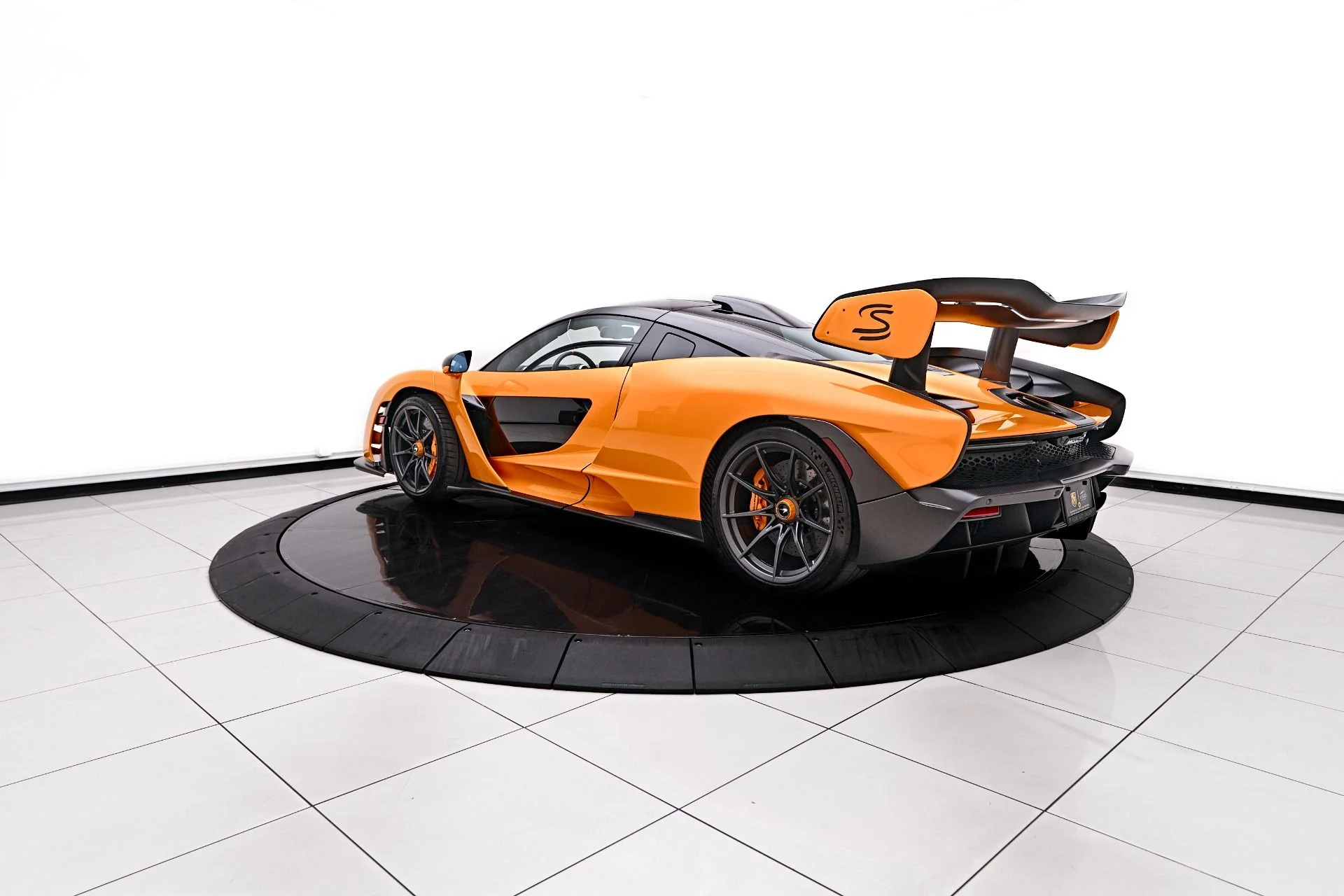 mph007_2035561487_Used_2019_Mc_Laren_Senna_1766516201_e18e606b47