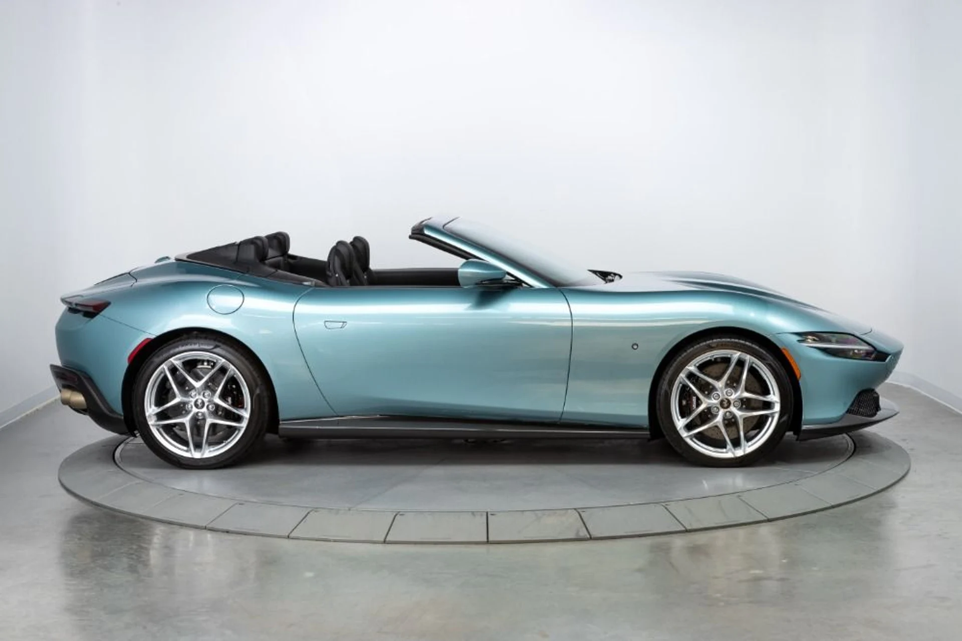 mph007_203828778_Used_2024_Ferrari_Roma_Spider_eef0c14d63