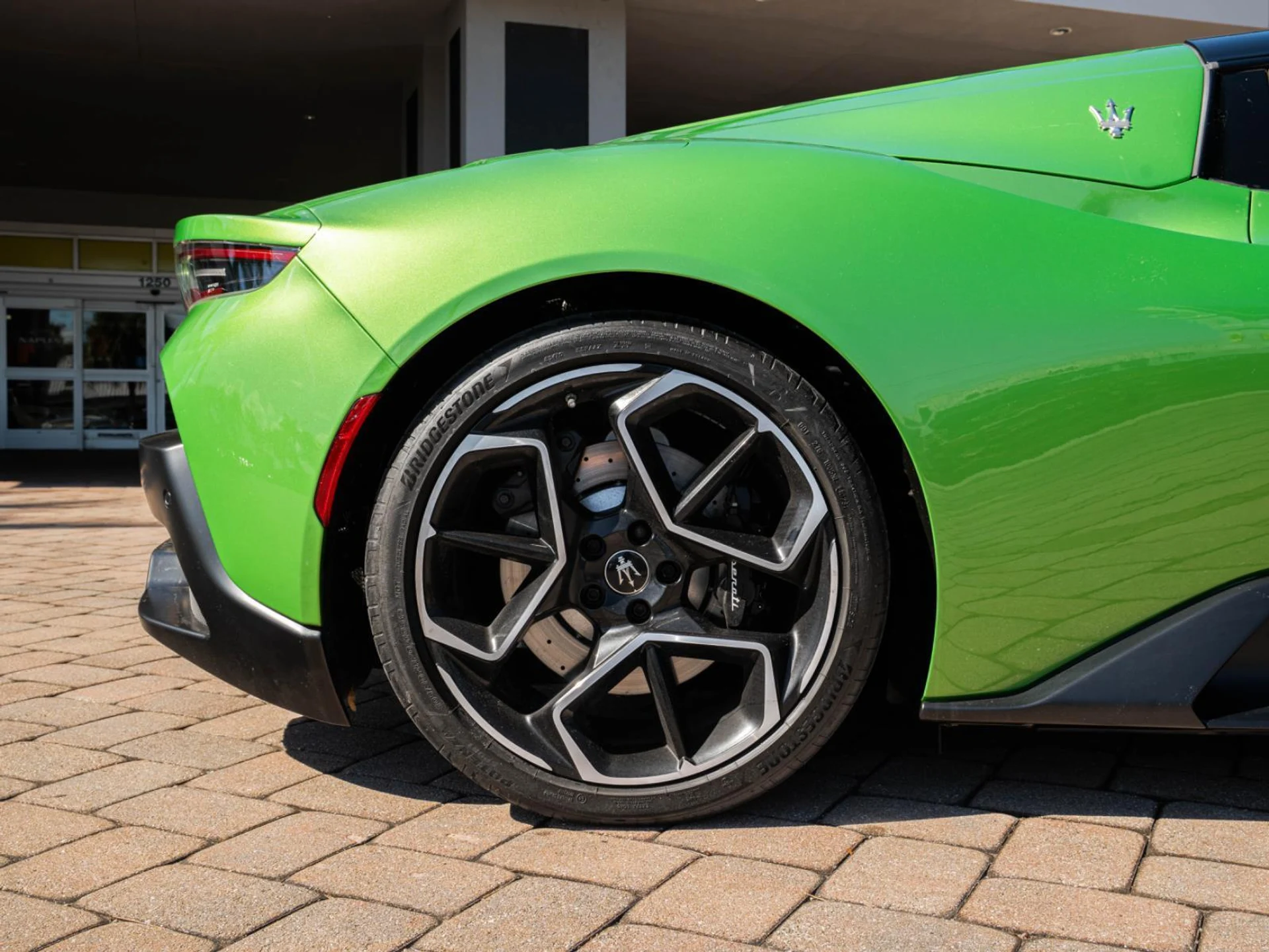 mph007_2038406820_Used_2023_Maserati_MC_20_Cielo_1769250108_69aa14a518