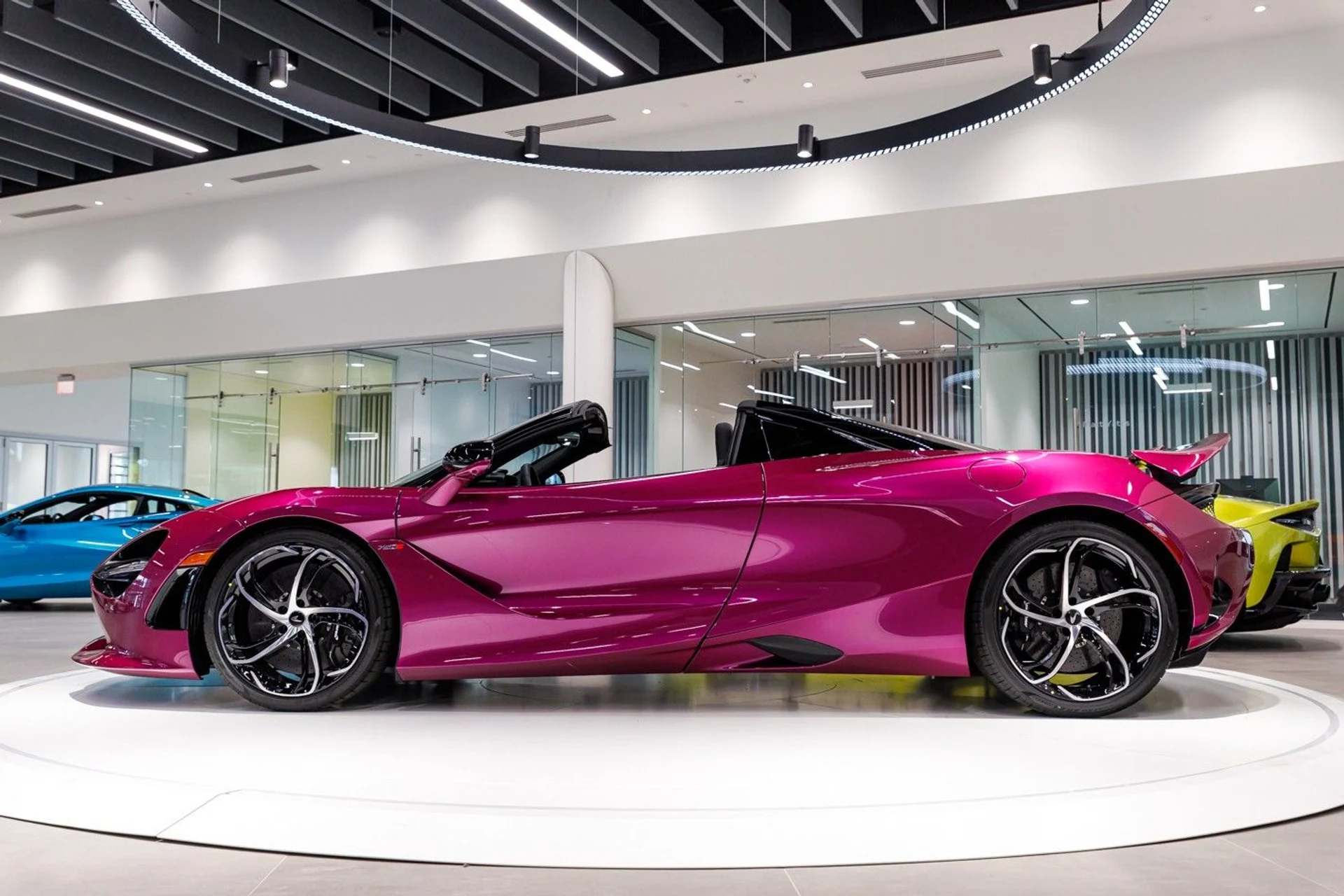 mph007_2038525922_630_p8_l_7843f96511