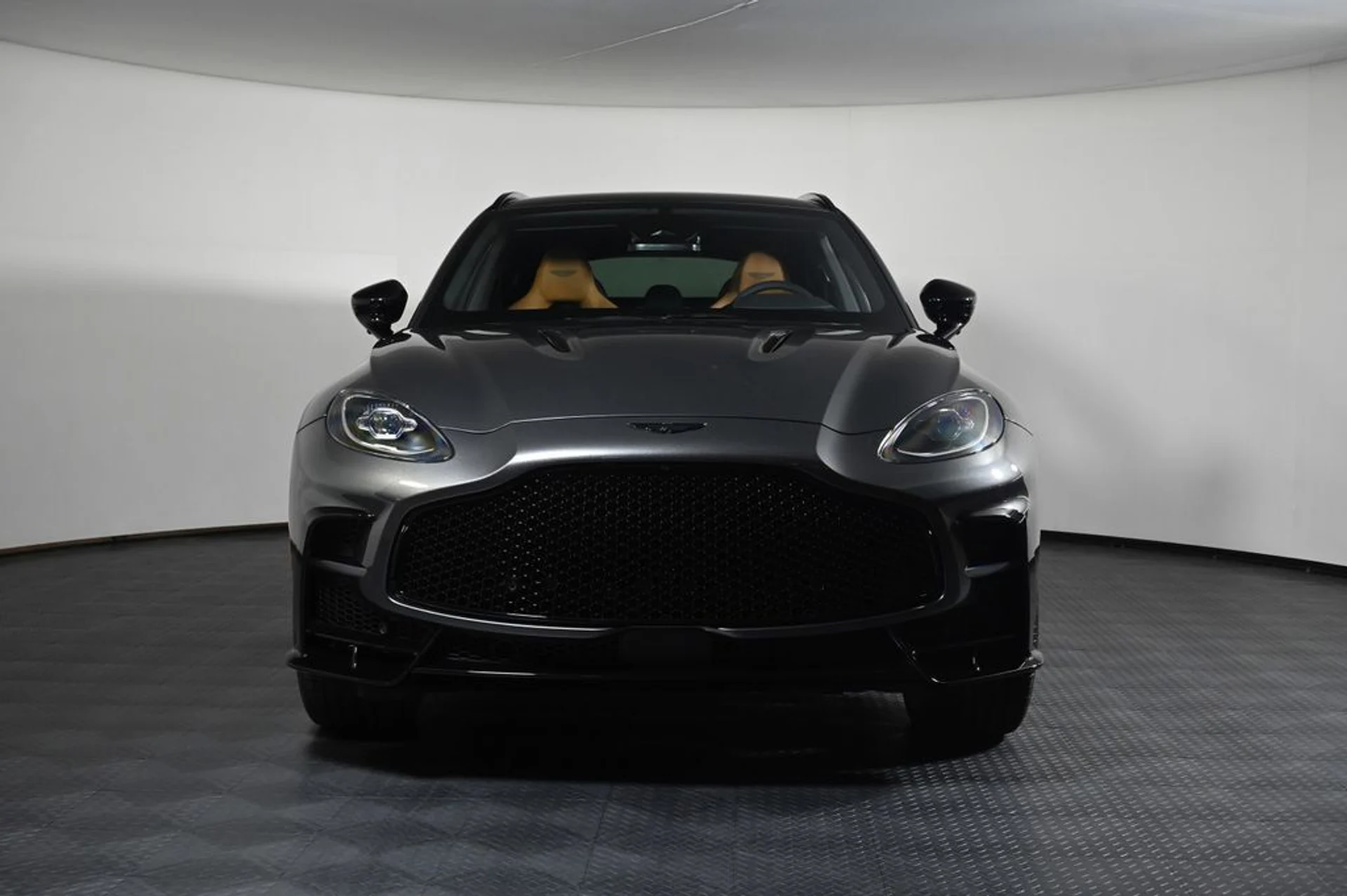 mph007_203942367_new_2026_aston_martin_dbx_sawd_11350_23029728_8_1024_57ee5349a0