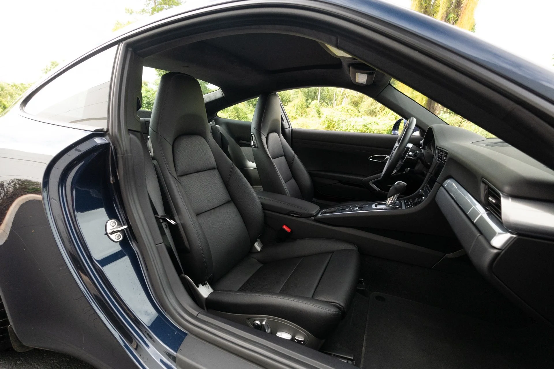 mph007_2040597054_Used_2019_Porsche_911_Carrera_1759430060_467e277519