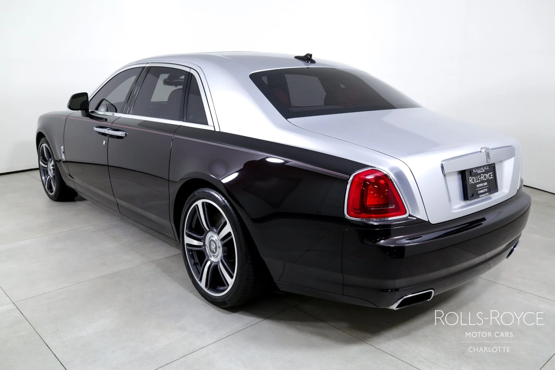 mph007_2042690575_Used_2014_Rolls_Royce_Ghost_1747161700_9641a5ea1f